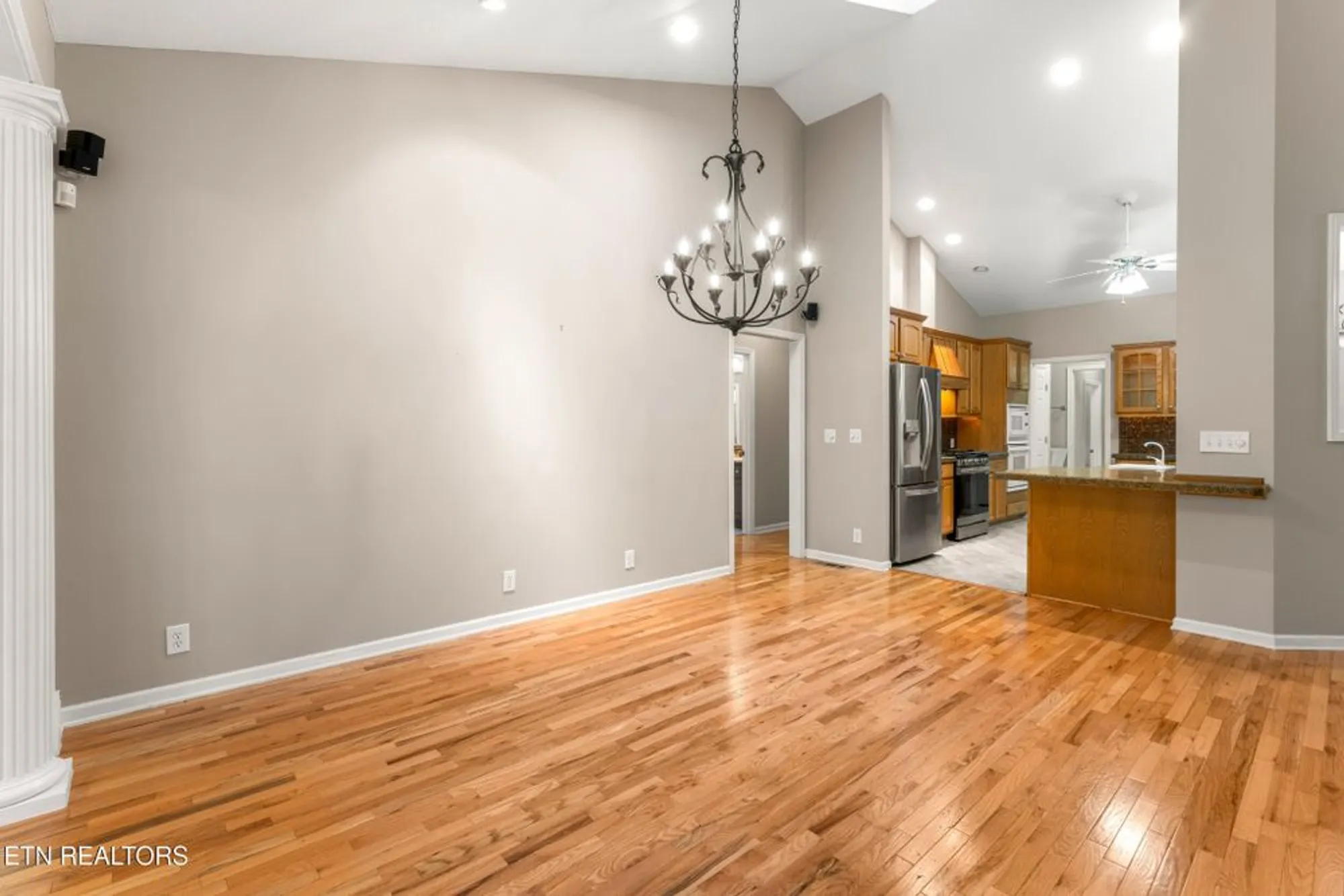 Property Slideshow image 15 of 58 | 123 inata cir, Loudon, TN, 37774