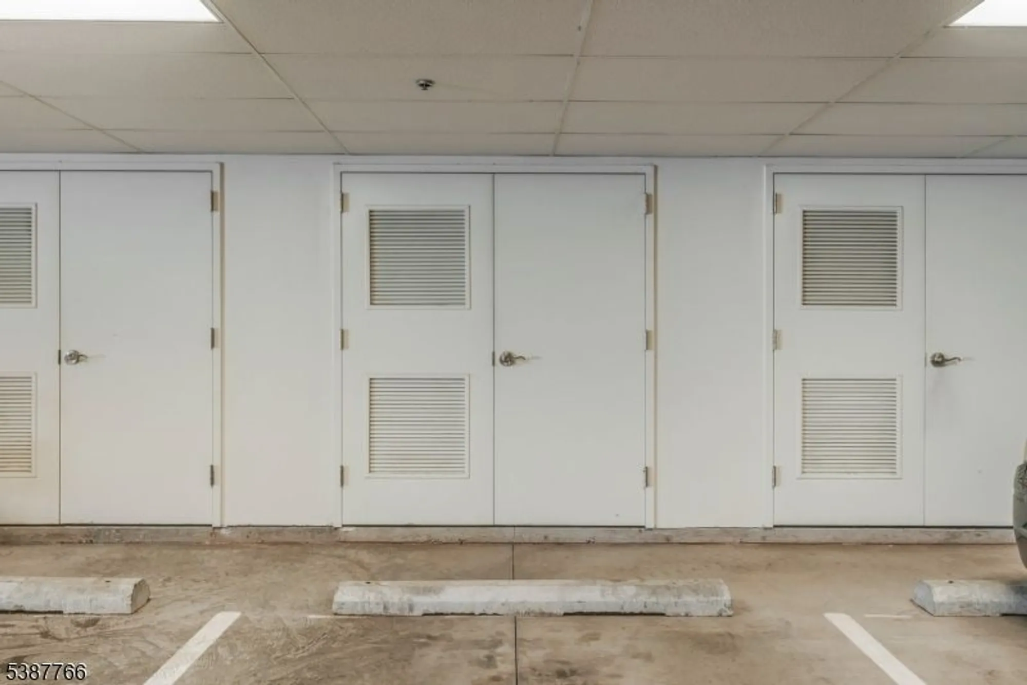 Property Slideshow image 27 of 27 | 259 victoria dr, Bridgewater, NJ, 08807