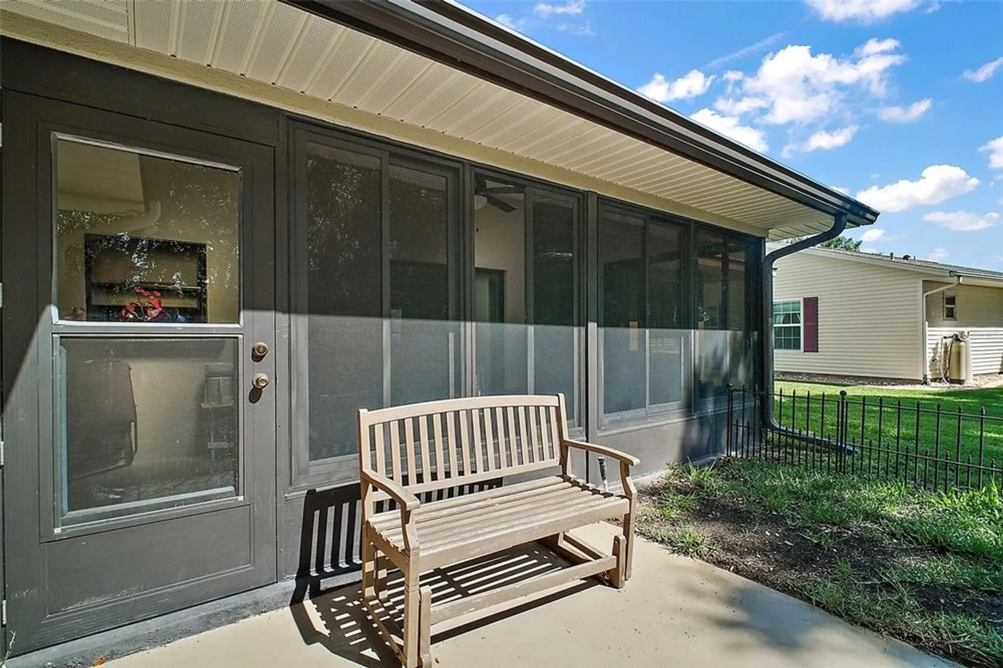 Property Slideshow image 24 of 29 | 27022 racquet cir, Leesburg, FL, 34748