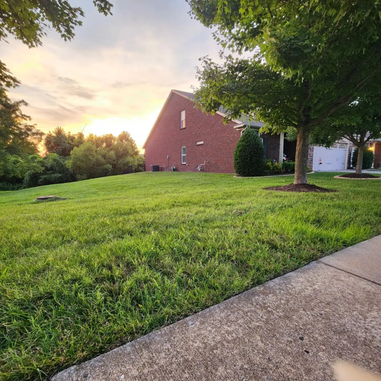 Property Slideshow image 2 of 13 | 403 stonegate dr, Lebanon, TN, 37090