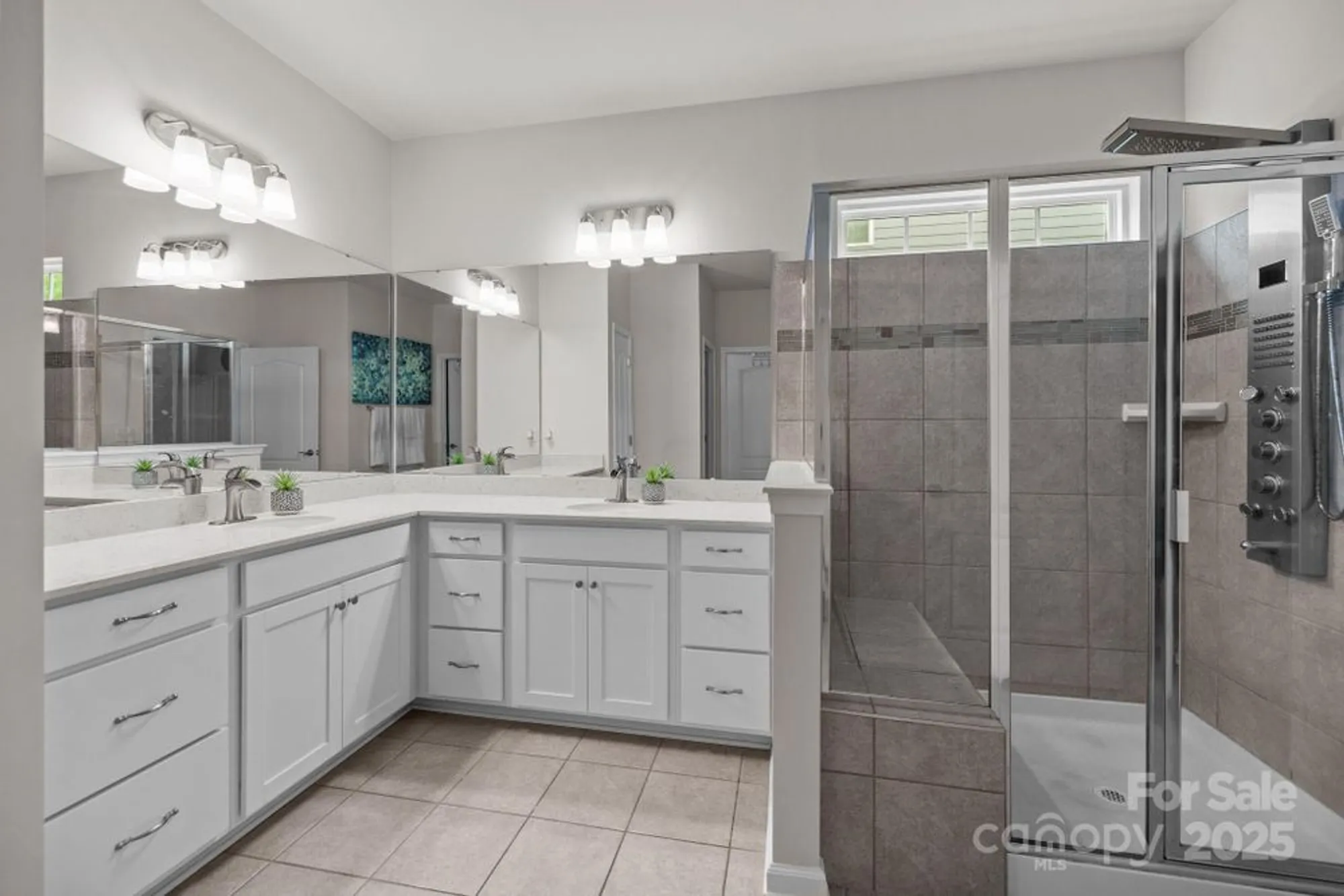 Property Slideshow image 14 of 25 | 16812 lookout landing ln, Charlotte, NC, 28278