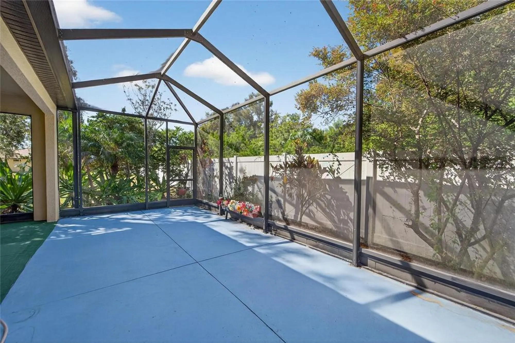 Property Slideshow image 47 of 72 | 420 cedar falls dr, Apollo Beach, FL, 33572