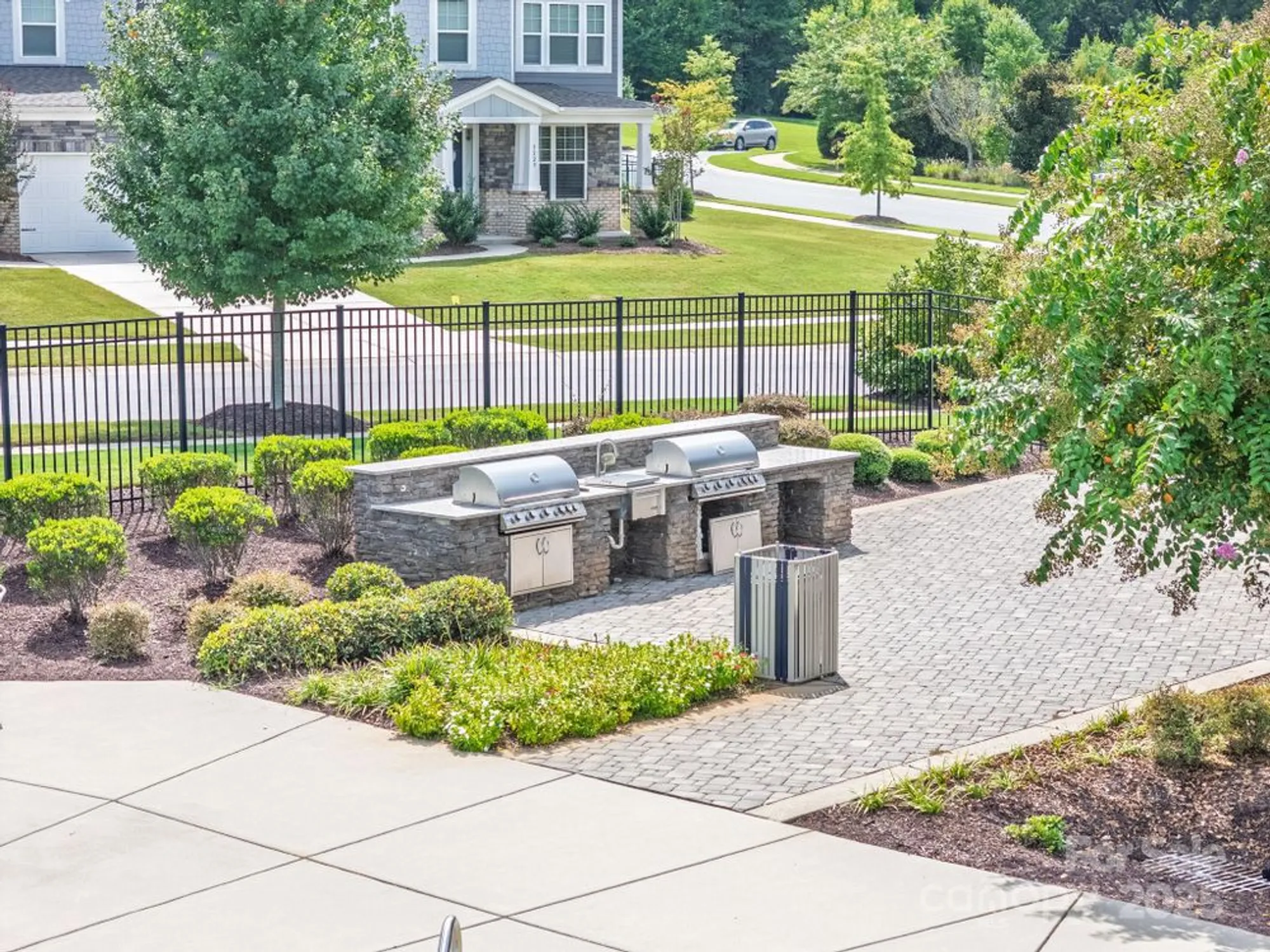 Property Slideshow image 29 of 32 | 5112 larewood dr, Charlotte, NC, 28215