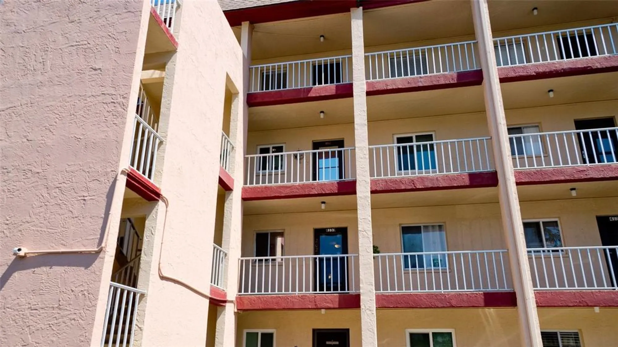 Property Slideshow image 32 of 58 | 4133 heron way e202, Bradenton, FL, 34205