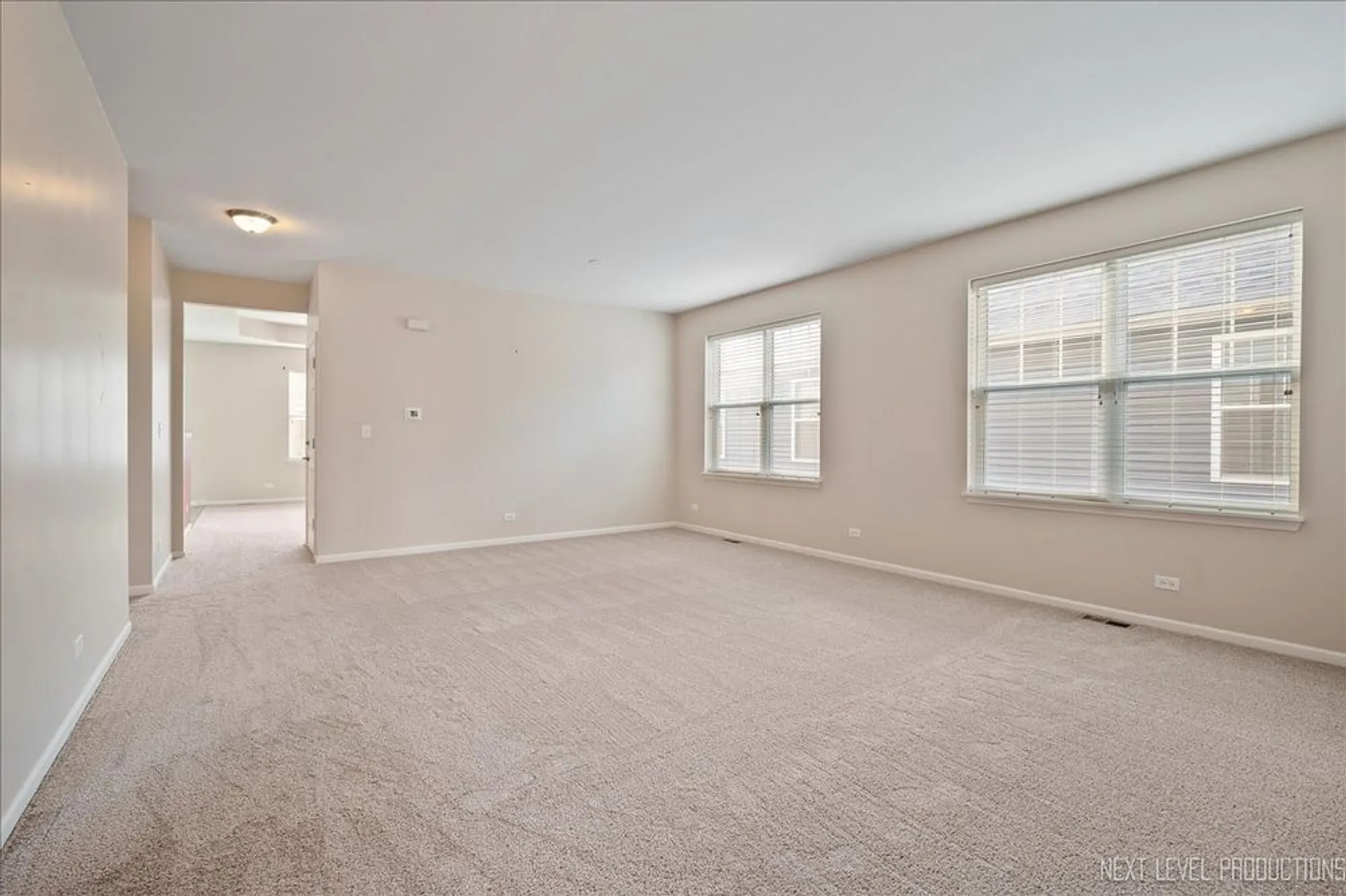 Property Slideshow image 5 of 29 | 712 bohannon cir, Oswego, IL, 60543