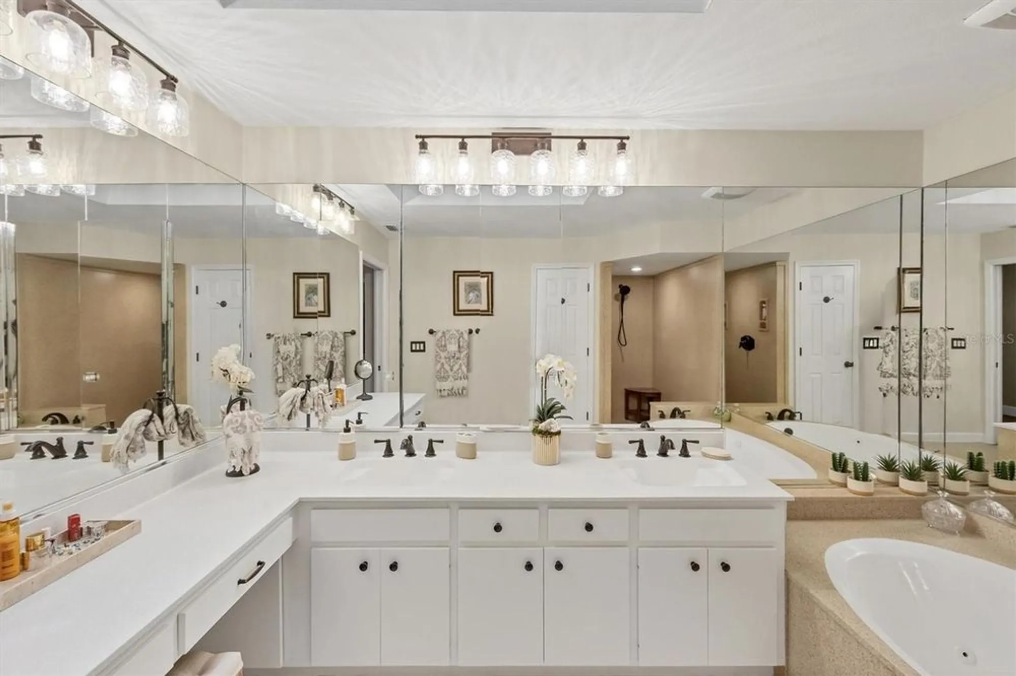 Property Slideshow image 44 of 94 | 7254 oak moss dr 72, Sarasota, FL, 34241