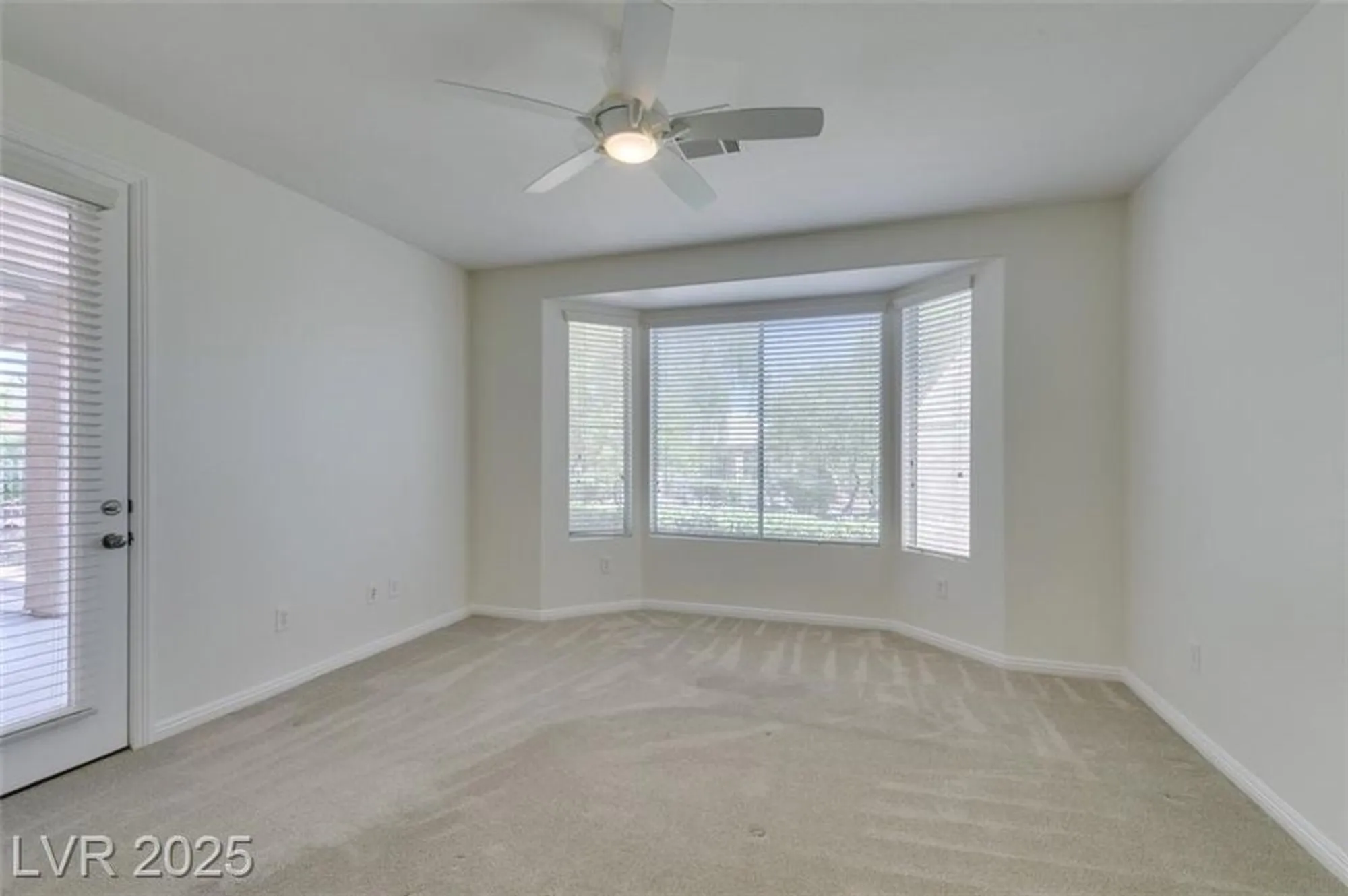 Property Slideshow image 16 of 38 | 5166 pensier st, Las Vegas, NV, 89135