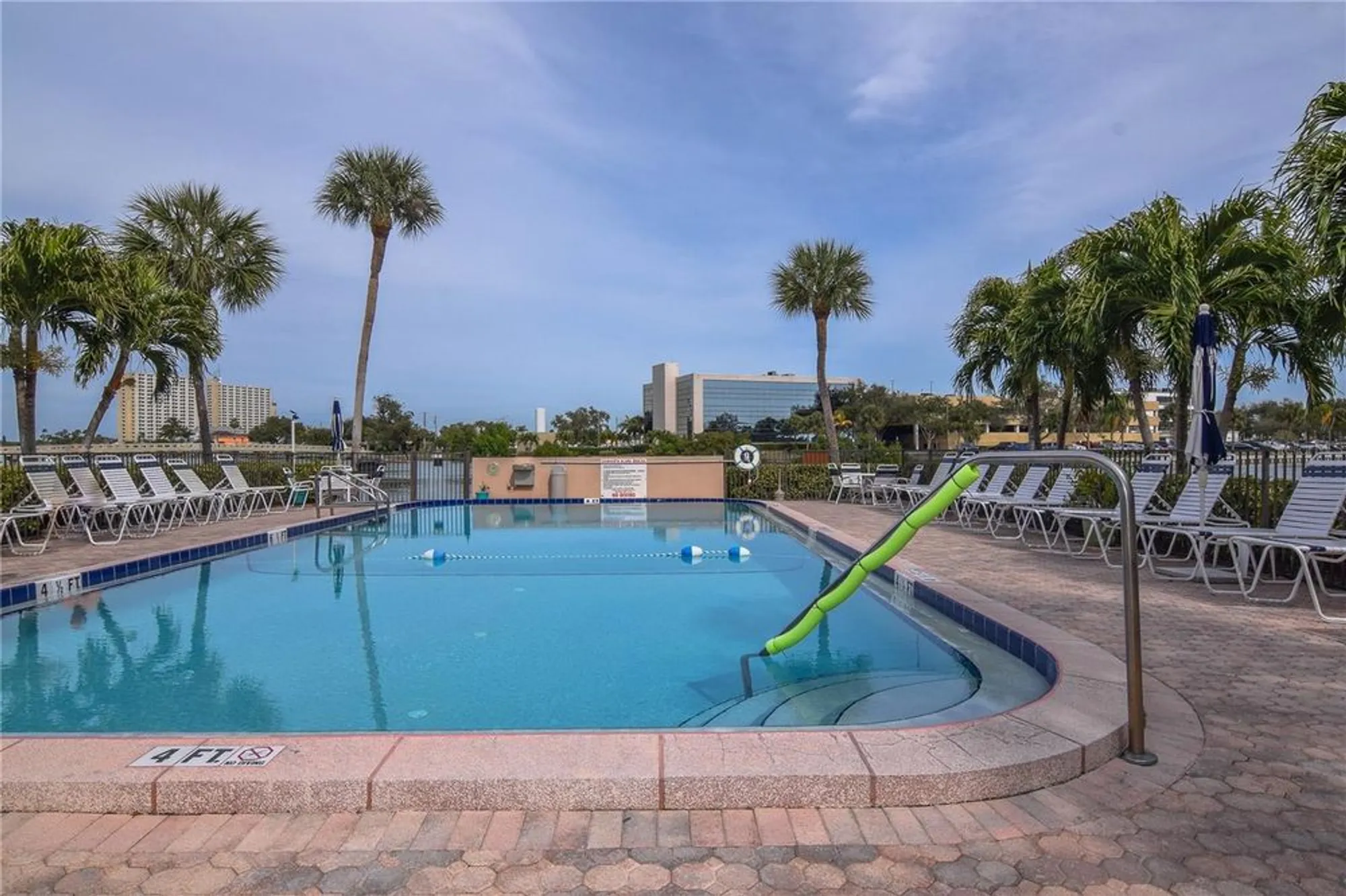 Property Slideshow image 28 of 36 | 7625 sun island dr 107, South Pasadena, FL, 33707