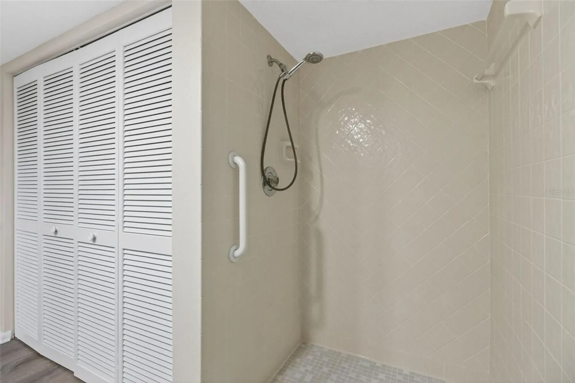 Property Slideshow image 25 of 37 | 1933 golfview dr # 1933, Tarpon Springs, FL, 34689