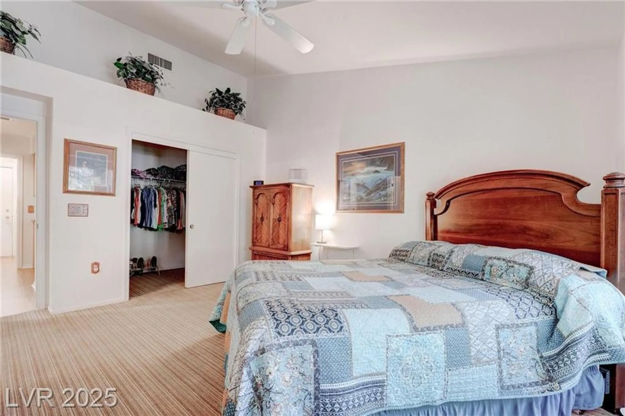Property Slideshow image 27 of 42 | 2541 desert glen dr, Las Vegas, NV, 89134