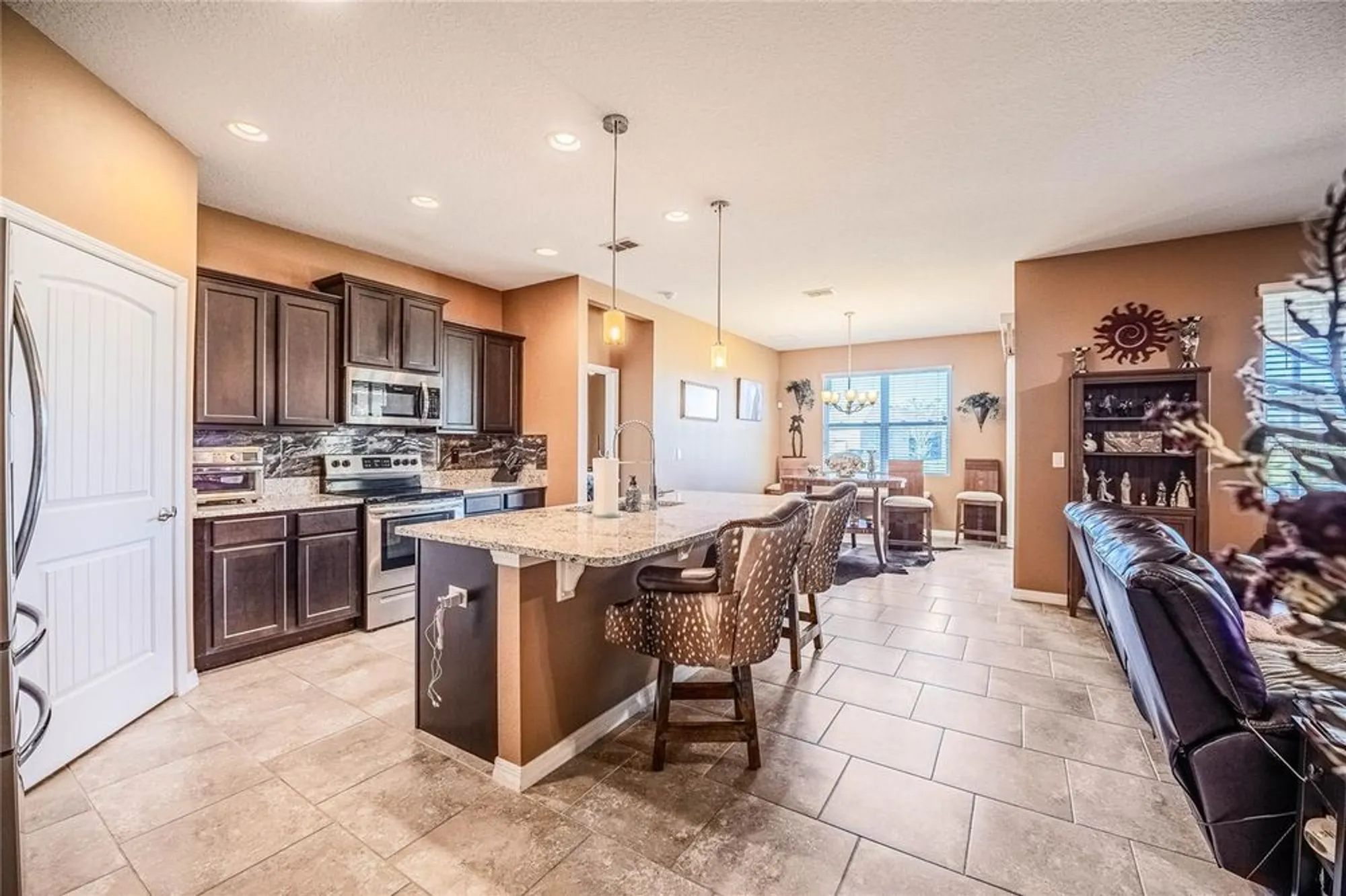 Property Slideshow image 29 of 52 | 2667 canyon crest dr, Lakeland, FL, 33811