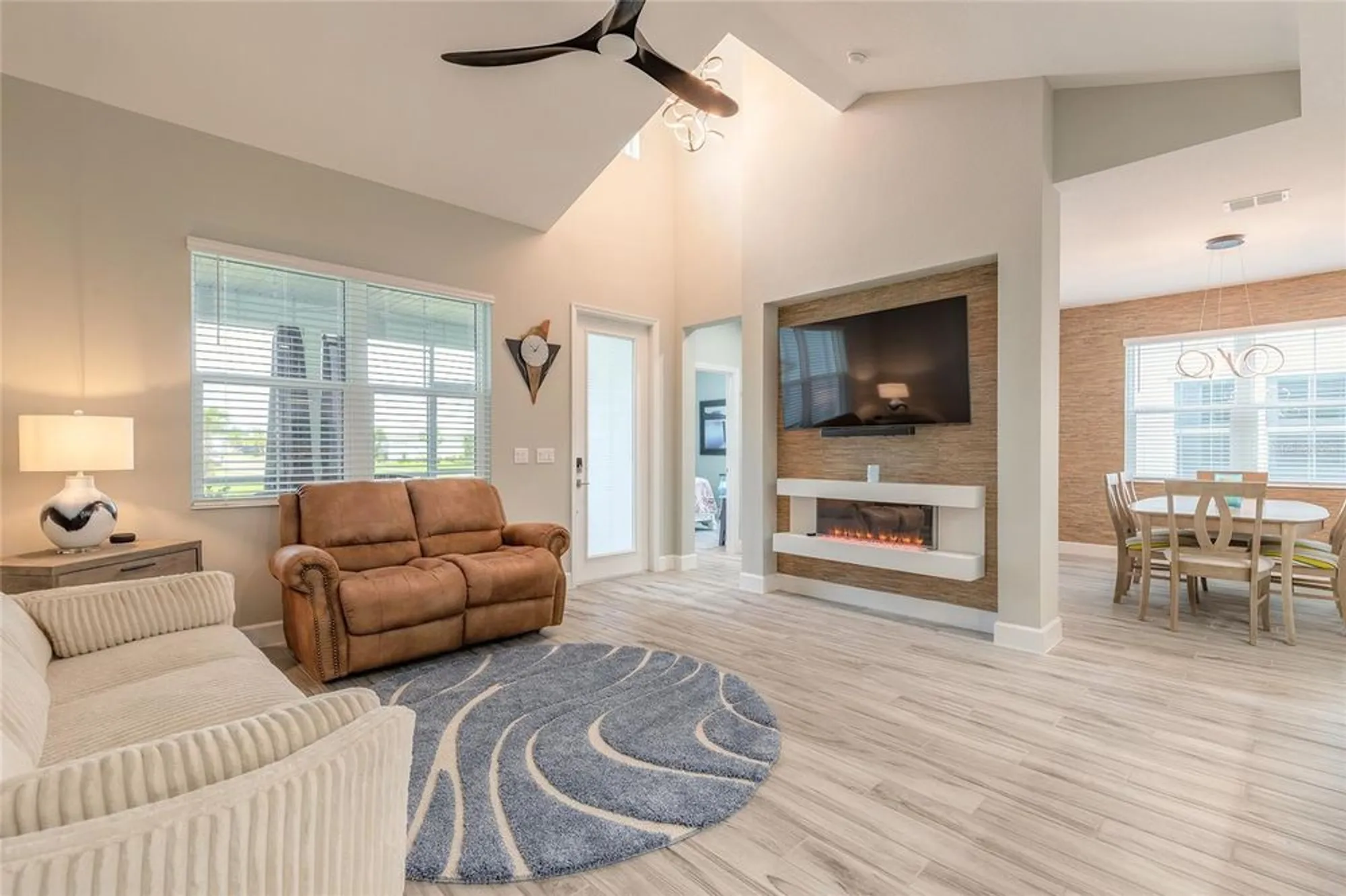 Property Slideshow image 15 of 59 | 333 pop top ln, Daytona Beach, FL, 32124