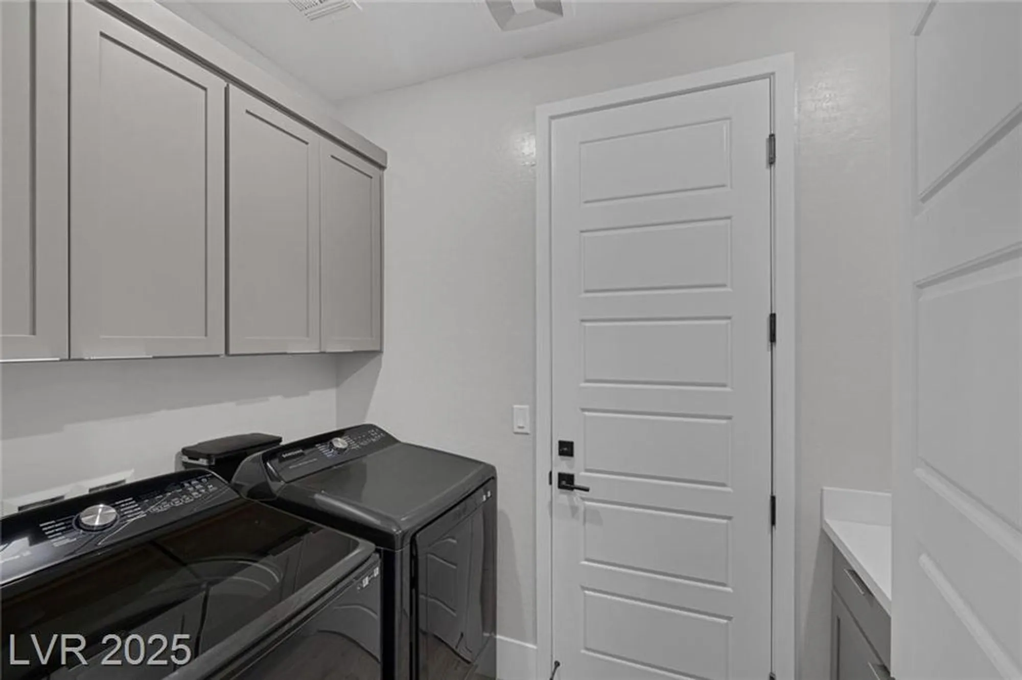 Property Slideshow image 34 of 42 | 9617 sard ln, Las Vegas, NV, 89143