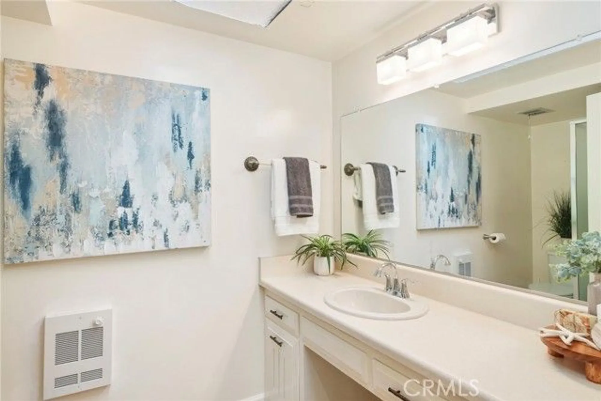 Property Slideshow image 17 of 35 | 225 avenida majorca n, Laguna Woods, CA, 92637