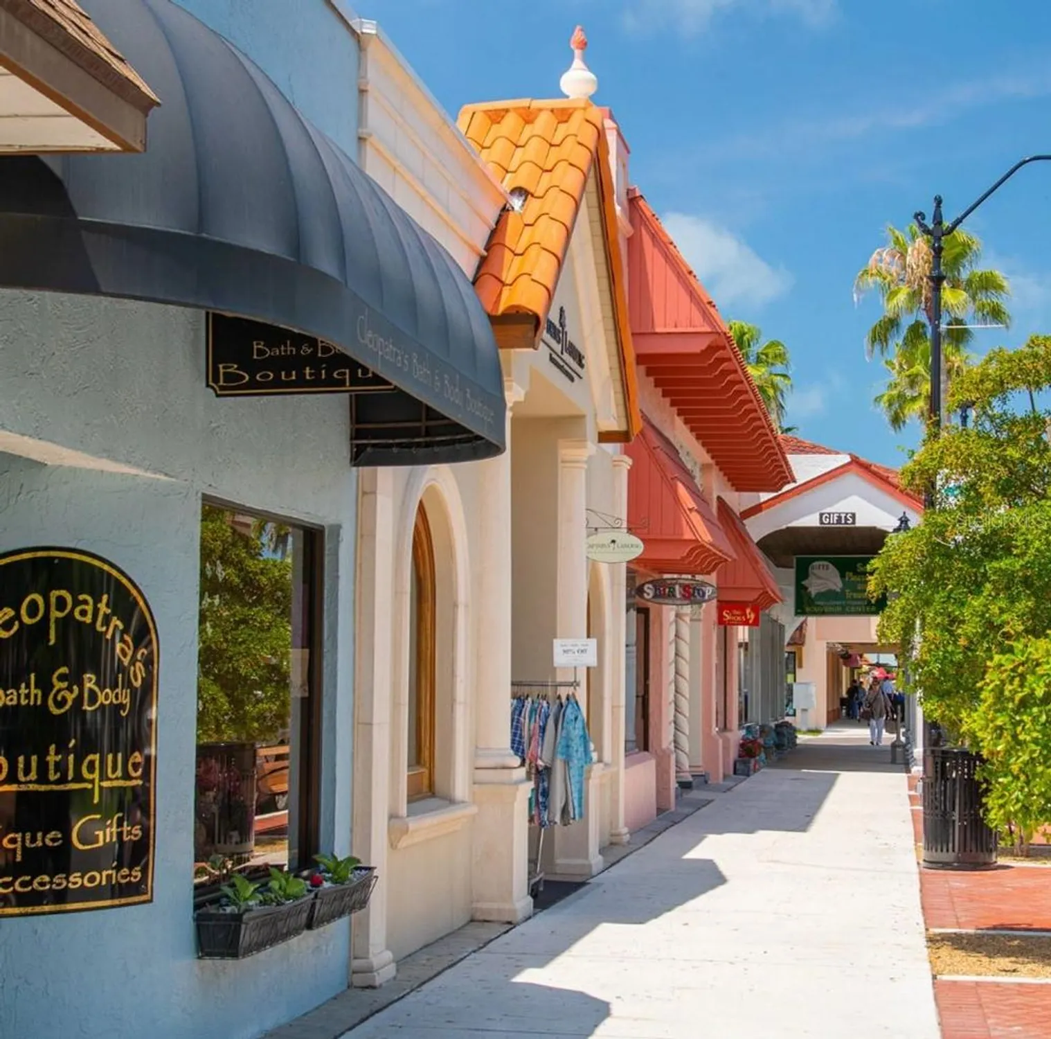 Property Slideshow image 37 of 76 | 425 cerromar ter 359, Venice, FL, 34293