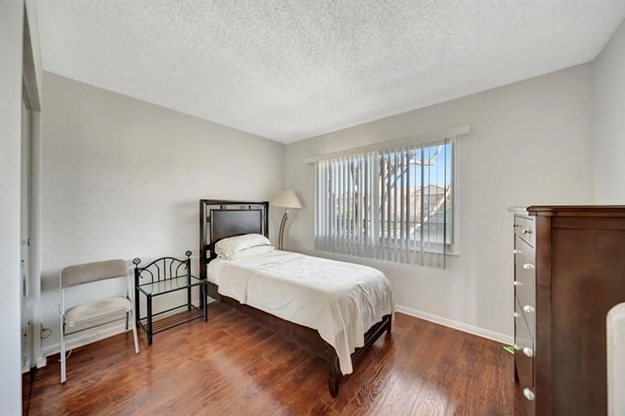 Property Slideshow image 5 of 54 | 900 sw 128th ave, Pembroke Pines, FL, 33027