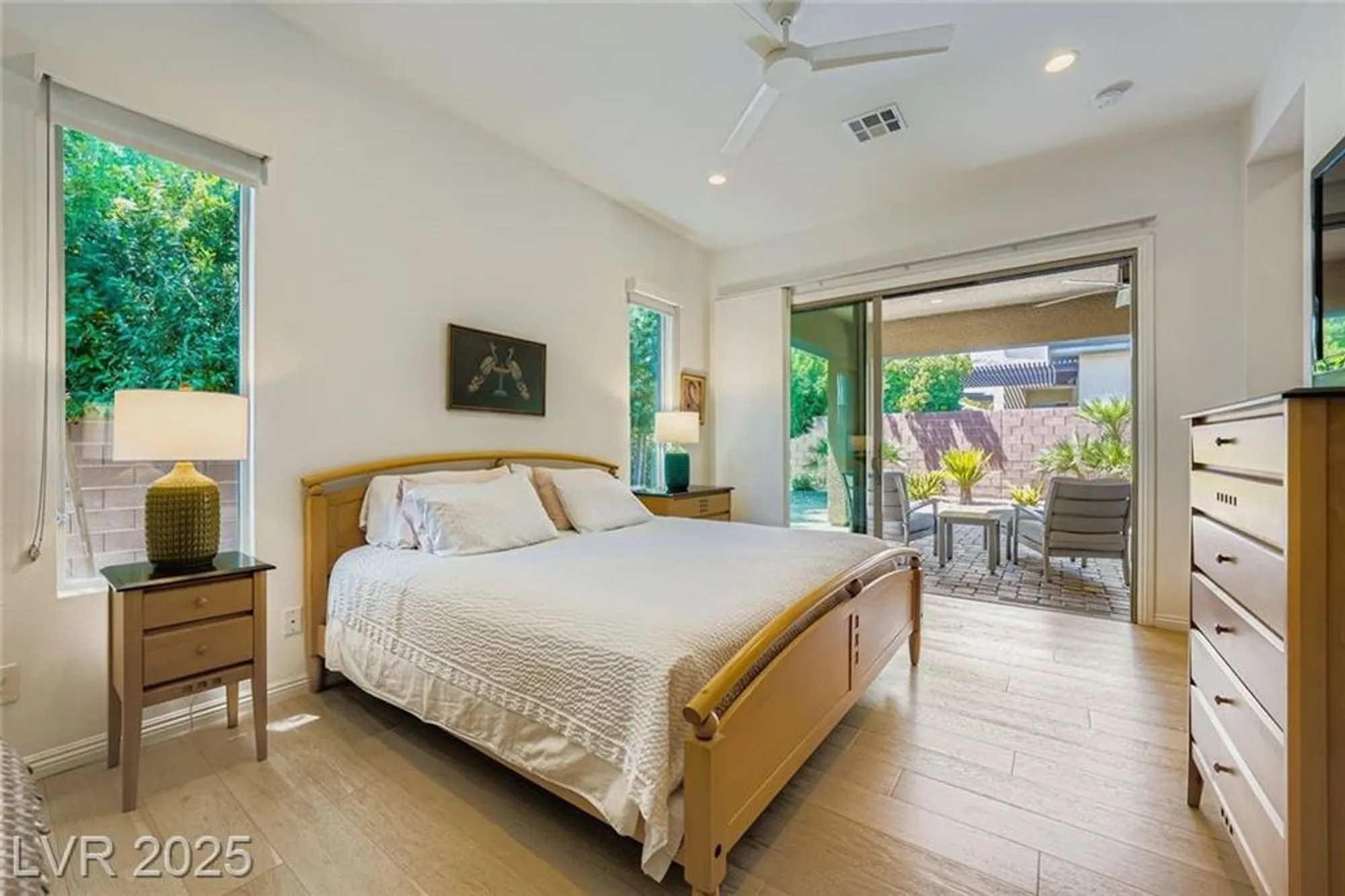 Property Slideshow image 20 of 45 | 9889 gemstone sunset ave, Las Vegas, NV, 89148