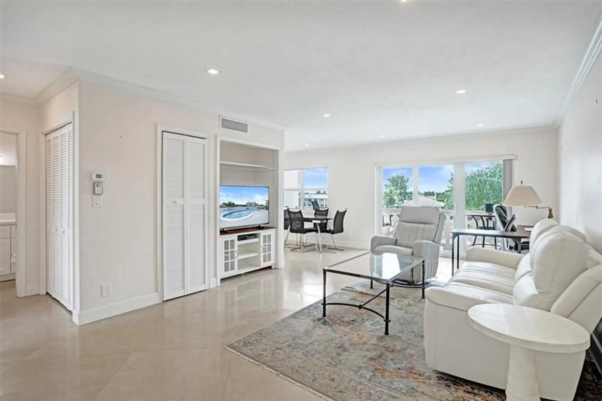 Property Slideshow image 14 of 49 | 1001 n riverside dr 304, Pompano Beach, FL, 33062