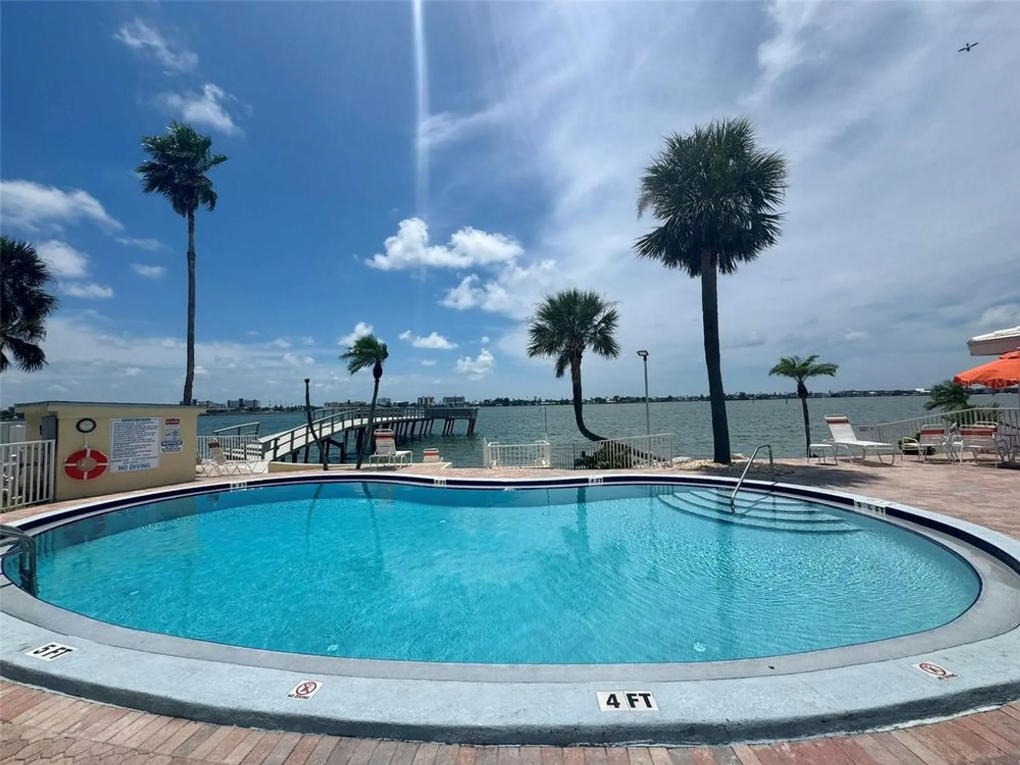 Property Slideshow image 31 of 51 | 4775 cove cir apt 403, St Petersburg, FL, 33708