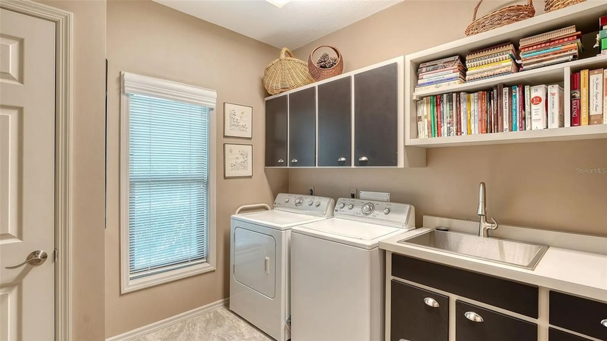 Property Slideshow image 16 of 42 | 4761 pine harrier dr, Sarasota, FL, 34231