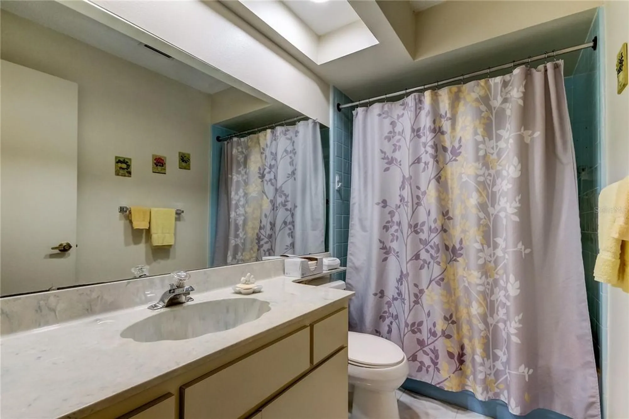 Property Slideshow image 15 of 44 | 3283 hilary cir 2c, Palm Harbor, FL, 34684