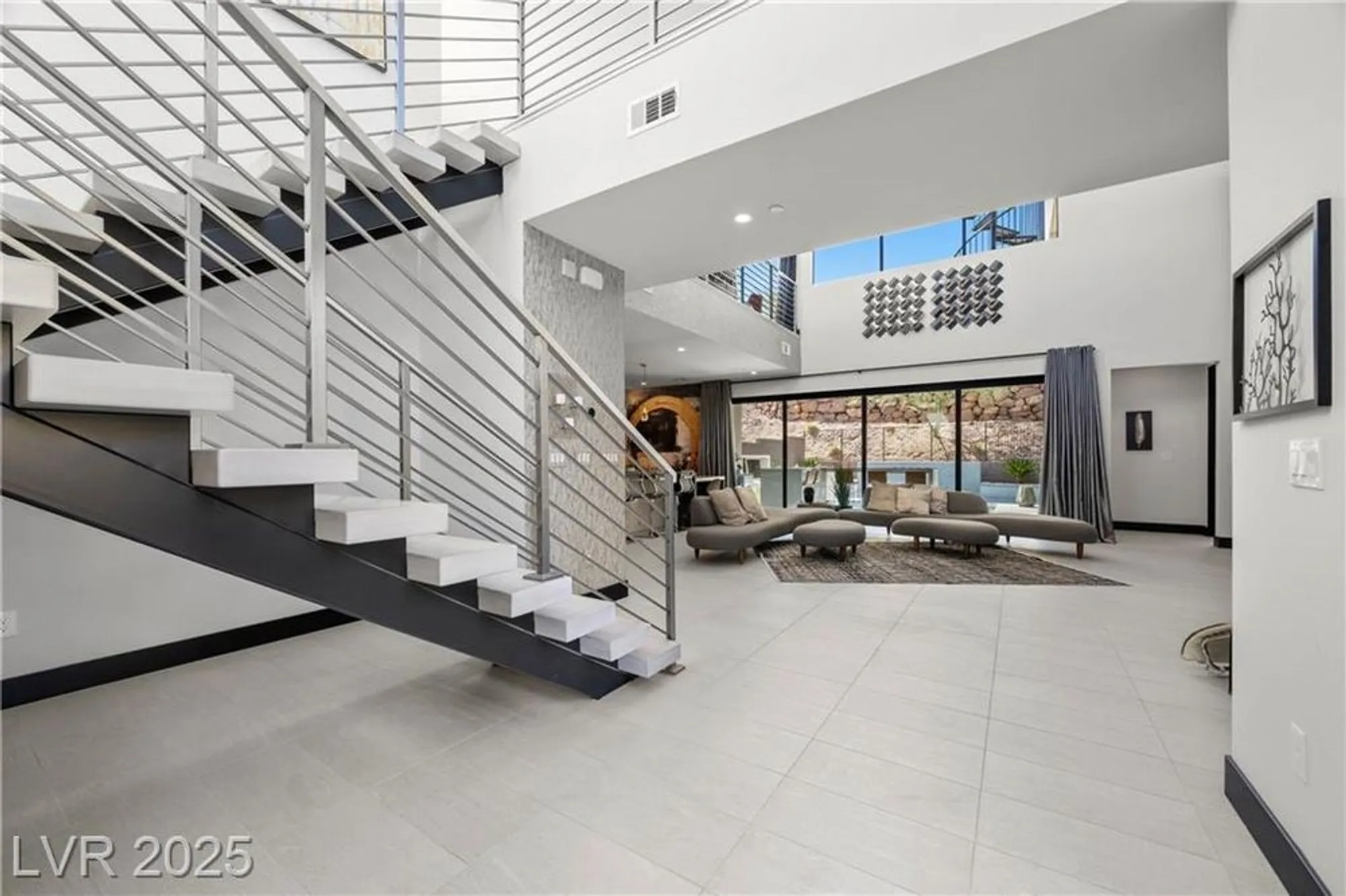 Property Slideshow image 19 of 99 | 5 highland cove ln, Henderson, NV, 89011