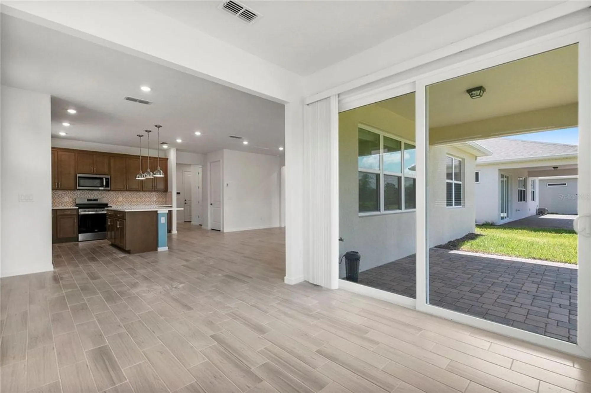 Property Slideshow image 9 of 43 | 6376 shimmering shores ln, Saint Cloud, FL, 34771