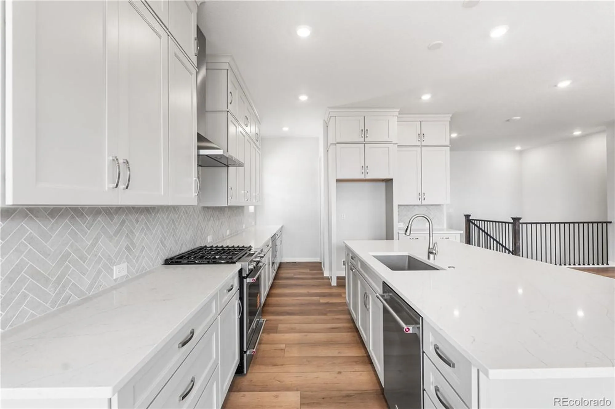 Property Slideshow image 17 of 33 | 11104 amber light cir, Littleton, CO, 80125