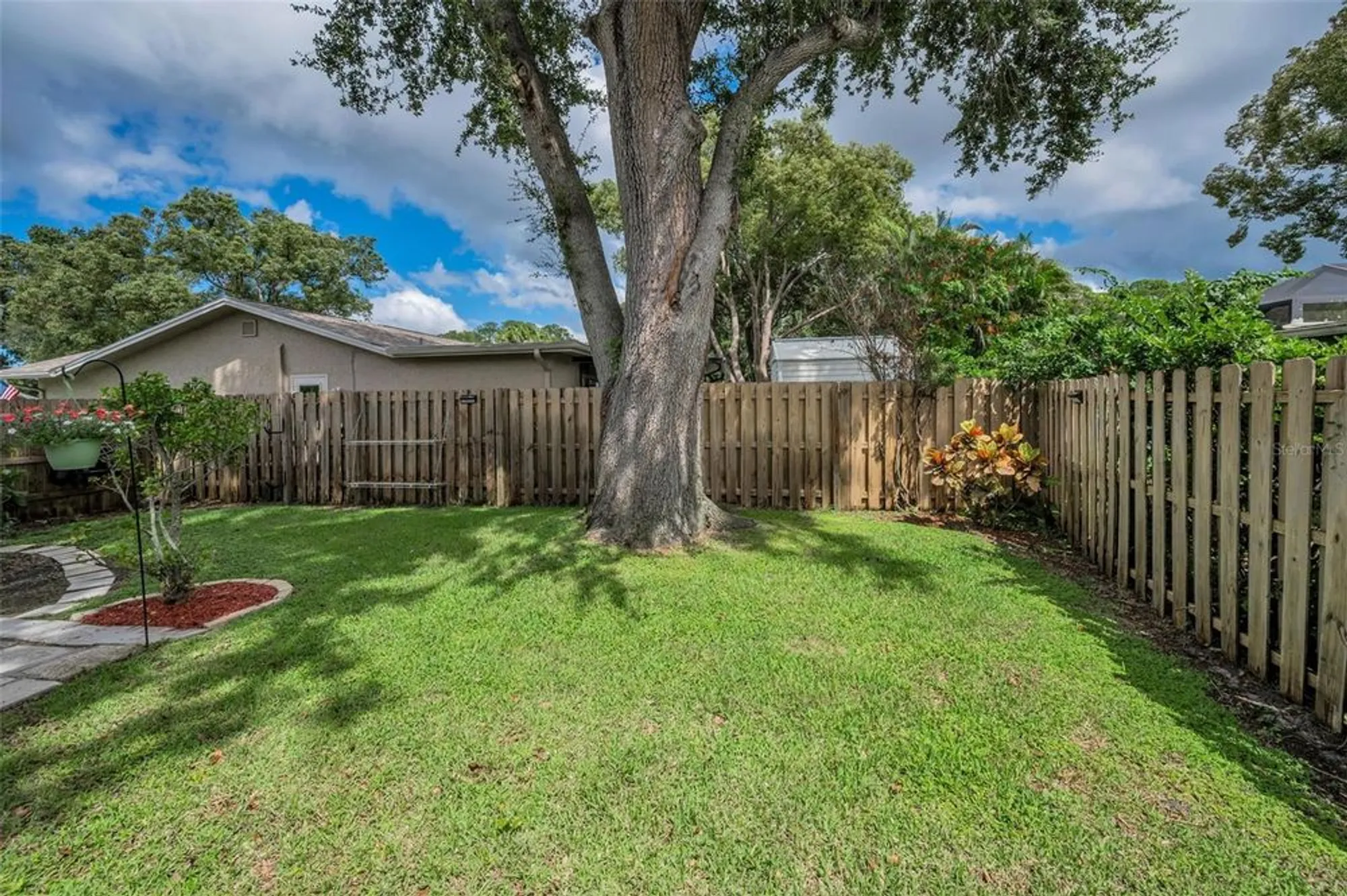 Property Slideshow image 43 of 70 | 921 anchorage ln, Palm Harbor, FL, 34685