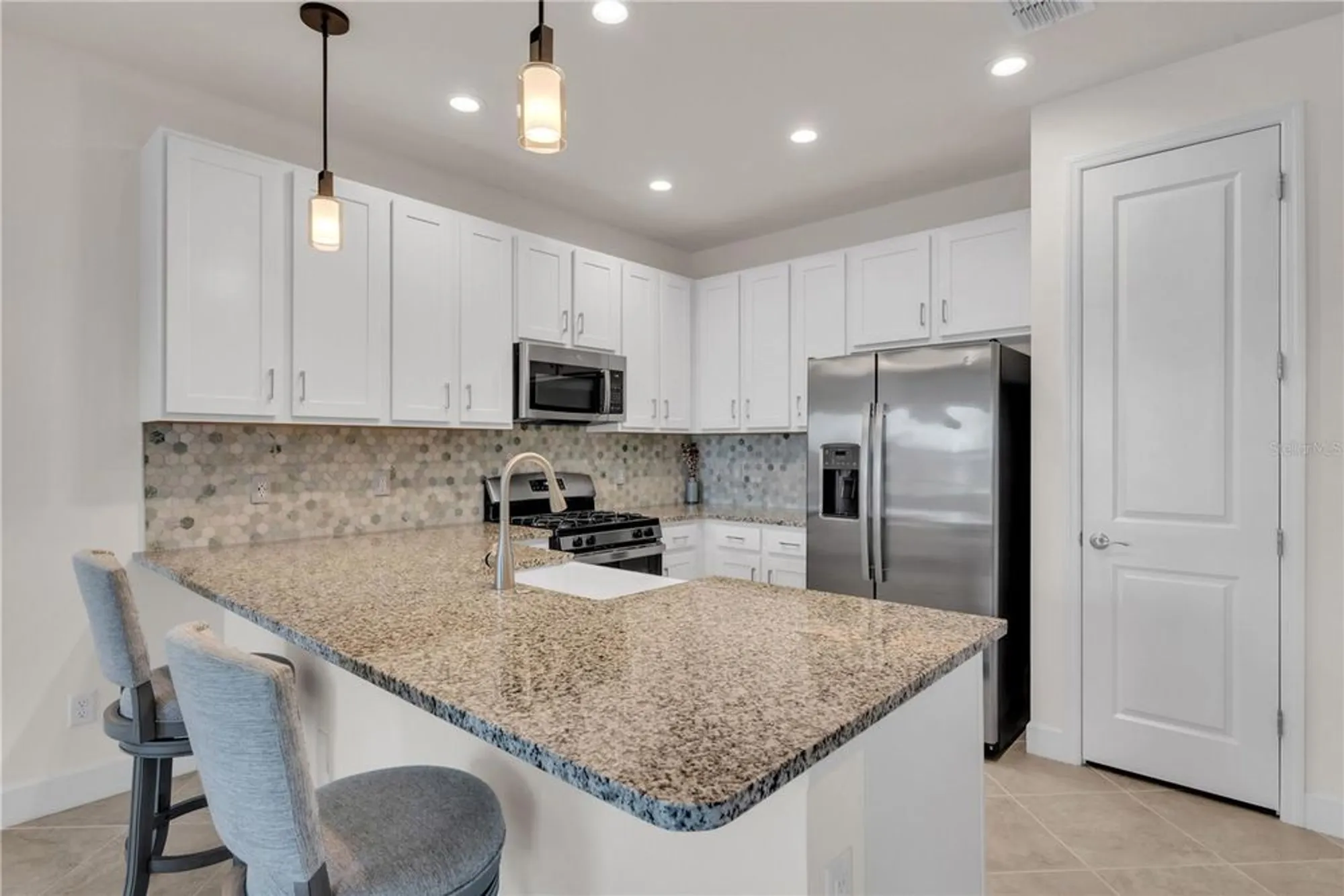 Property Slideshow image 16 of 48 | 15513 santa pola dr, Wimauma, FL, 33598