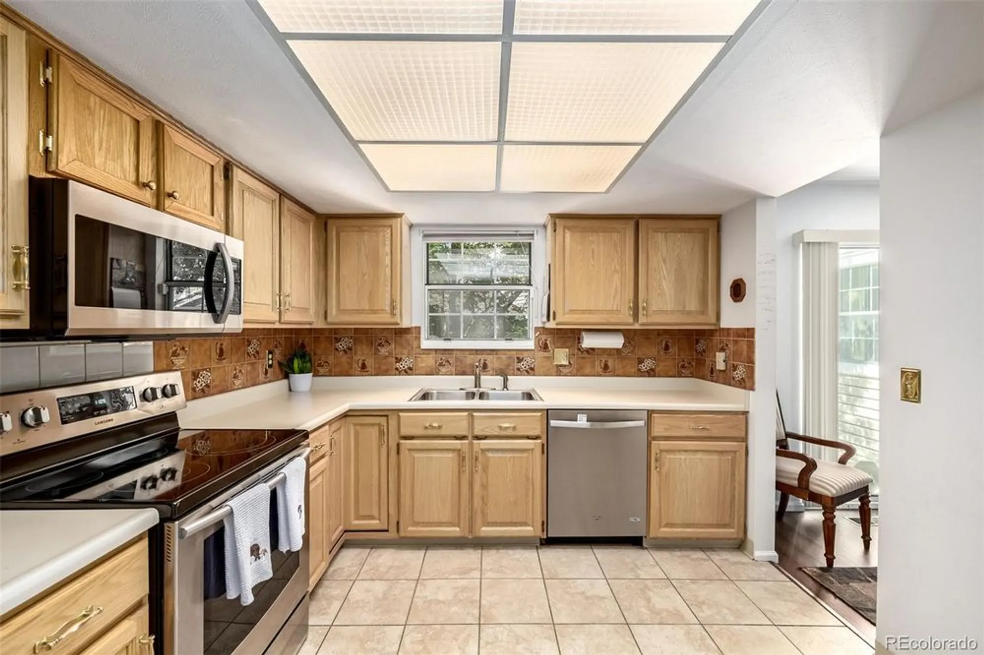 Property Slideshow image 12 of 47 | 13787 e marina dr b, Aurora, CO, 80014