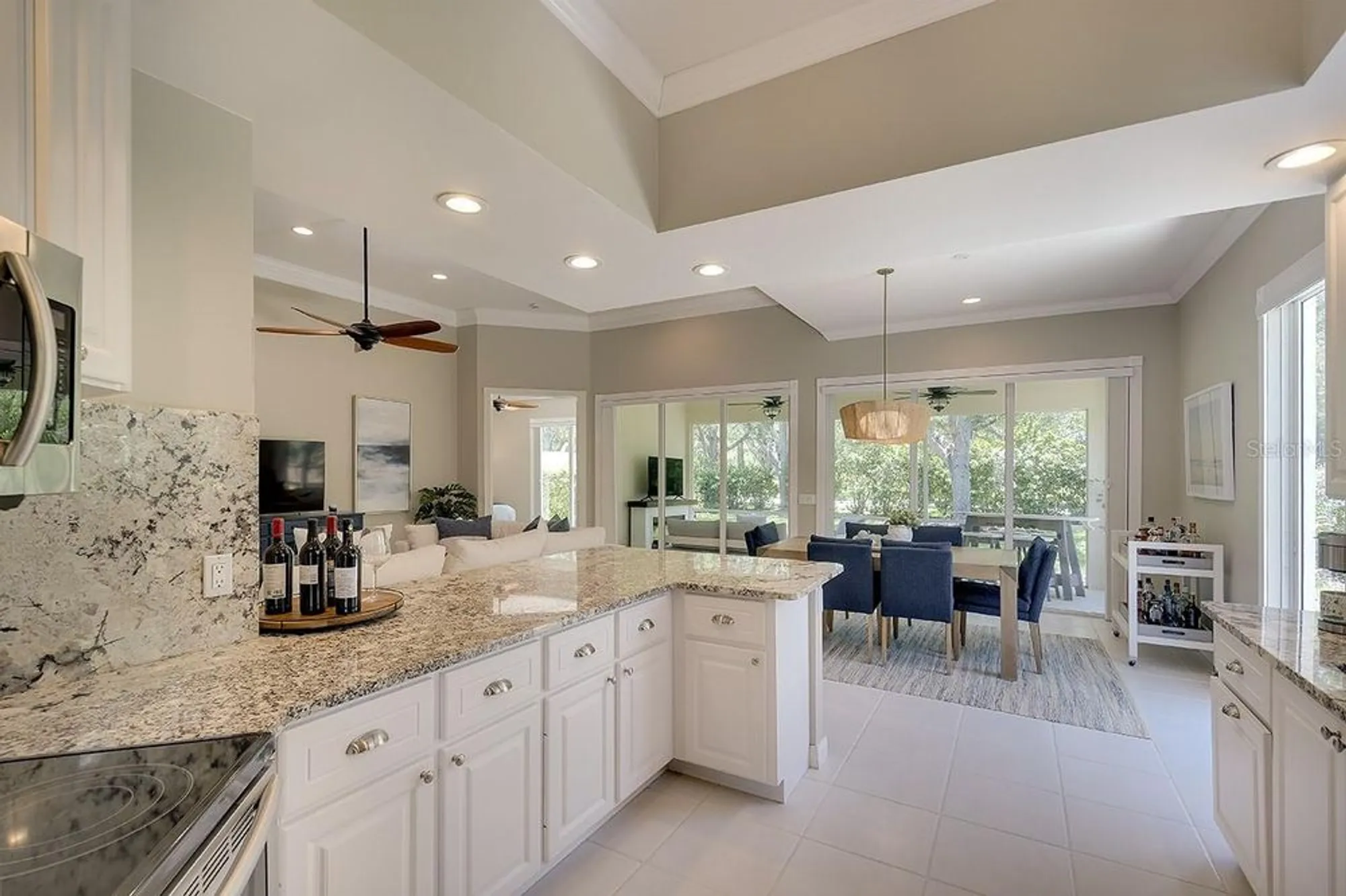 Property Slideshow image 21 of 50 | 5877 ferrara dr, Sarasota, FL, 34238