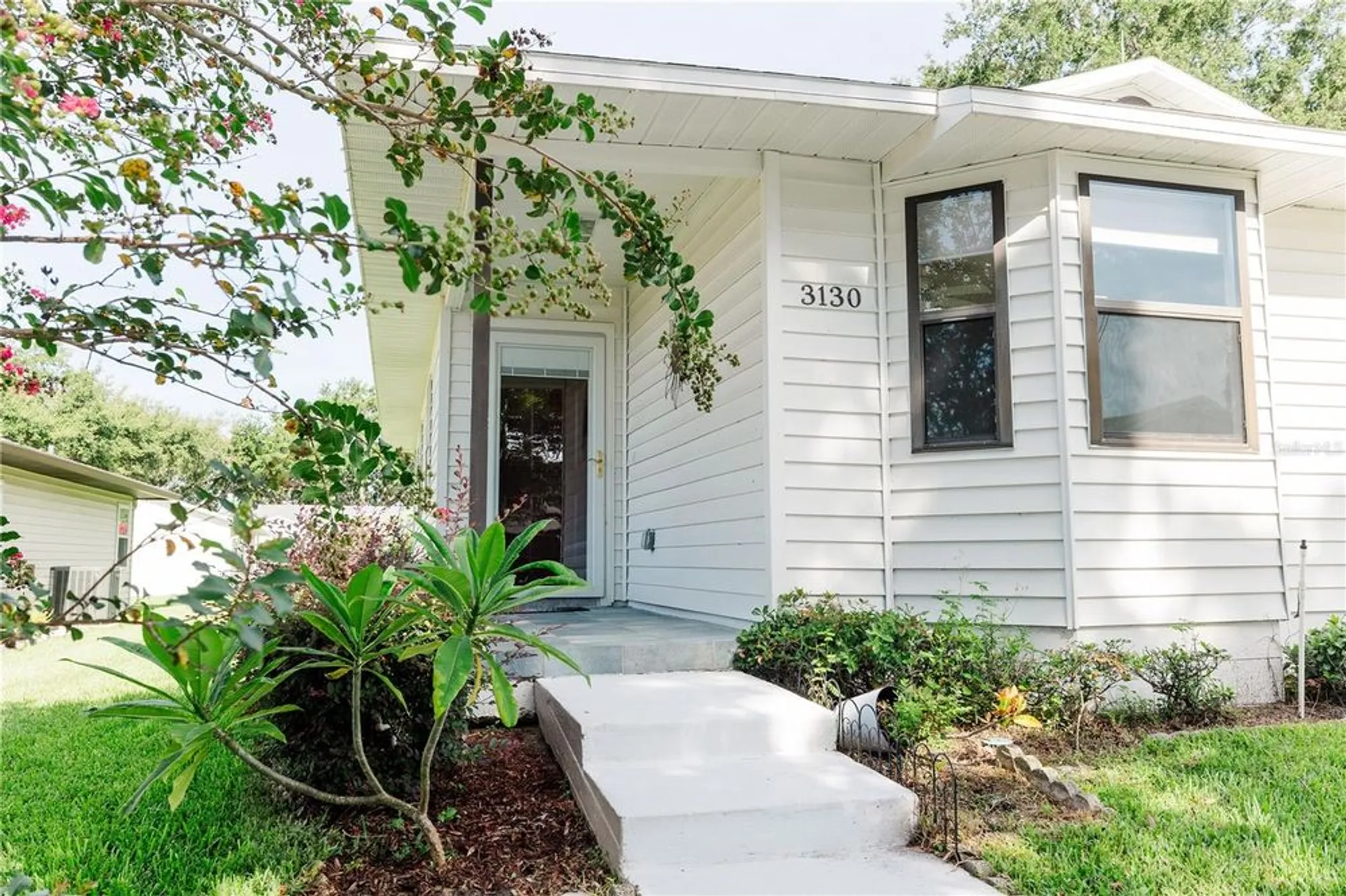 Property Slideshow image 7 of 41 | 3130 prairie dunes cir, Lakeland, FL, 33810