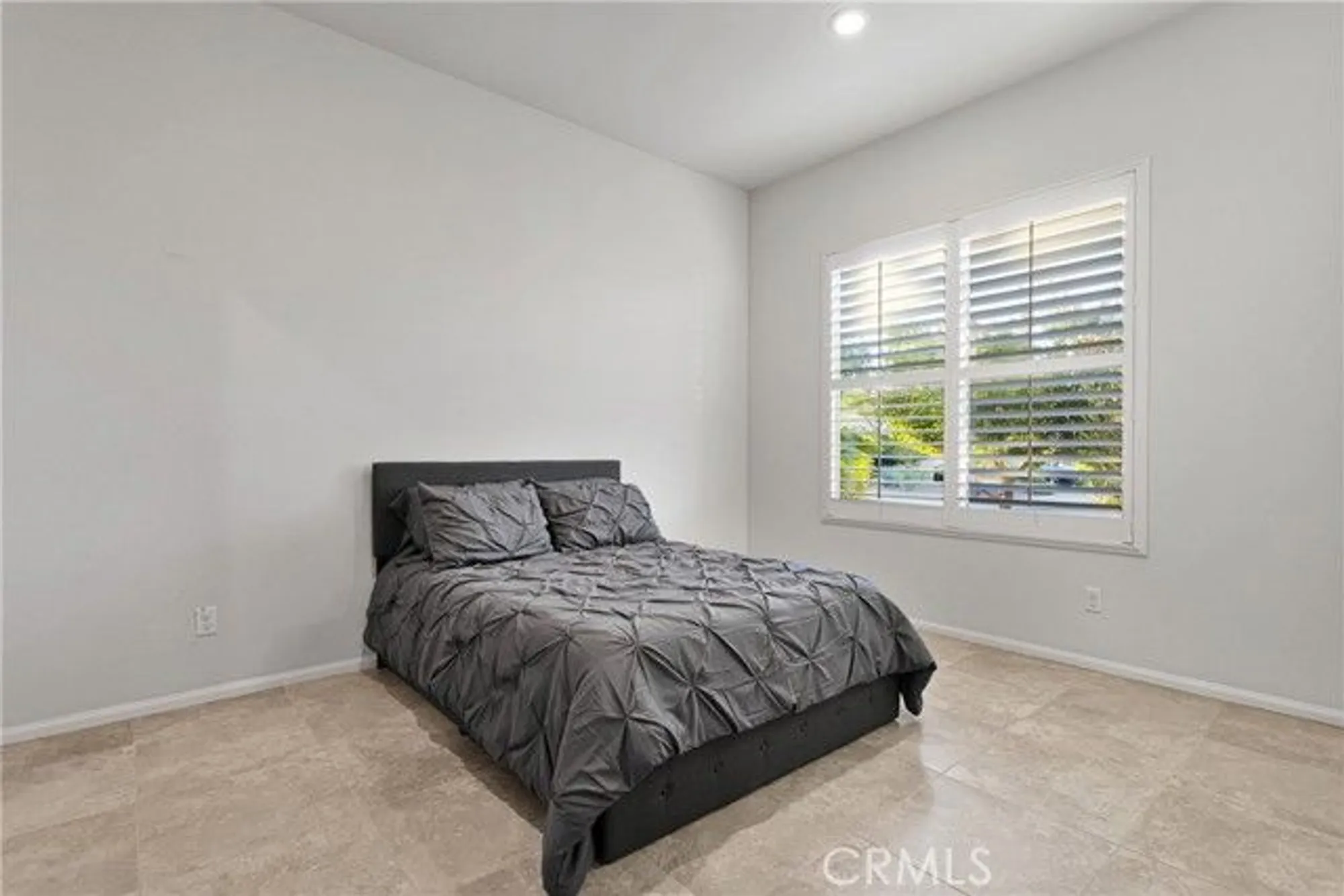 Property Slideshow image 32 of 49 | 19255 castana st, Apple Valley, CA, 92308