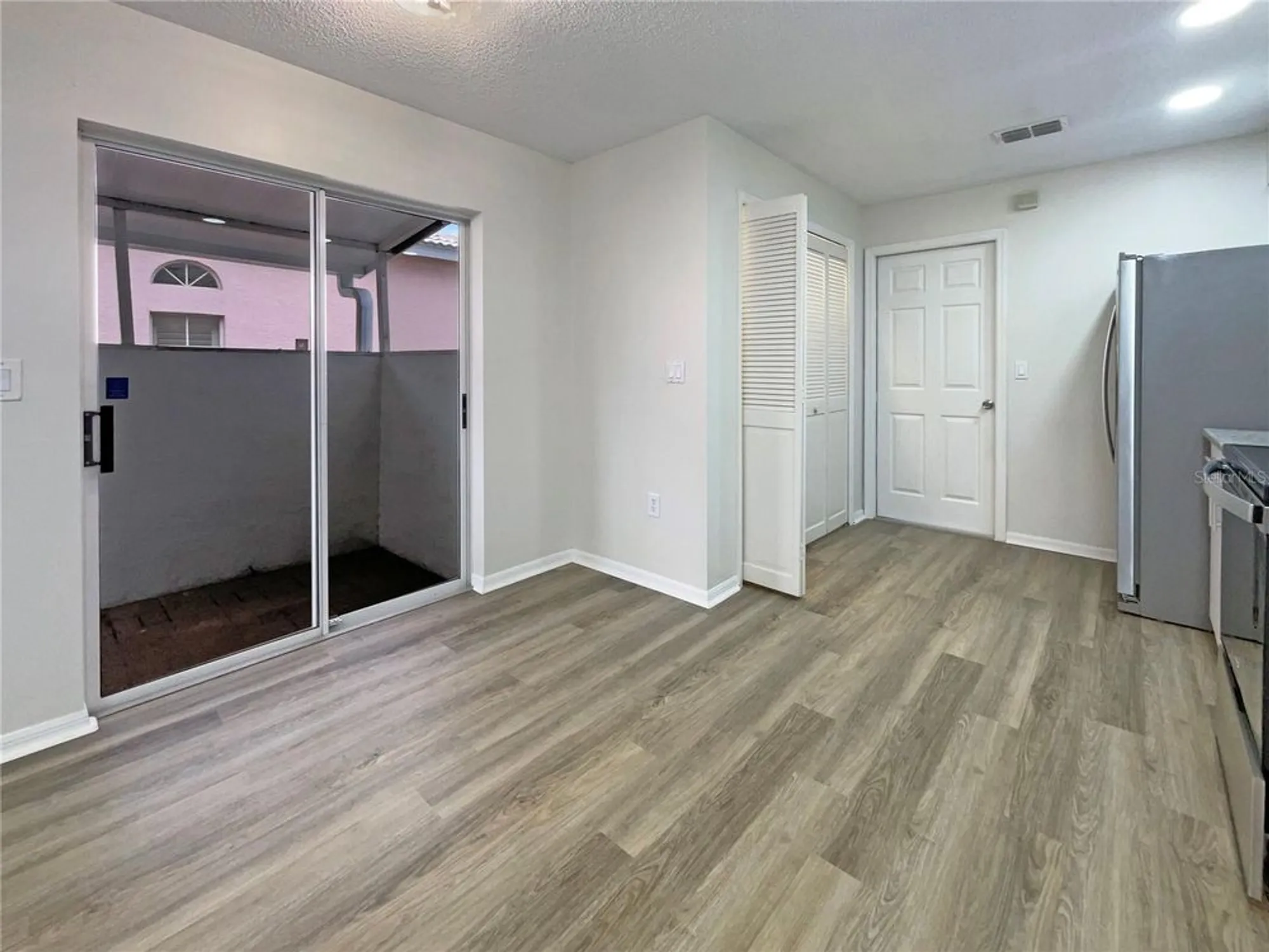 Property Slideshow image 17 of 34 | 7526 fairlinks ct, Sarasota, FL, 34243