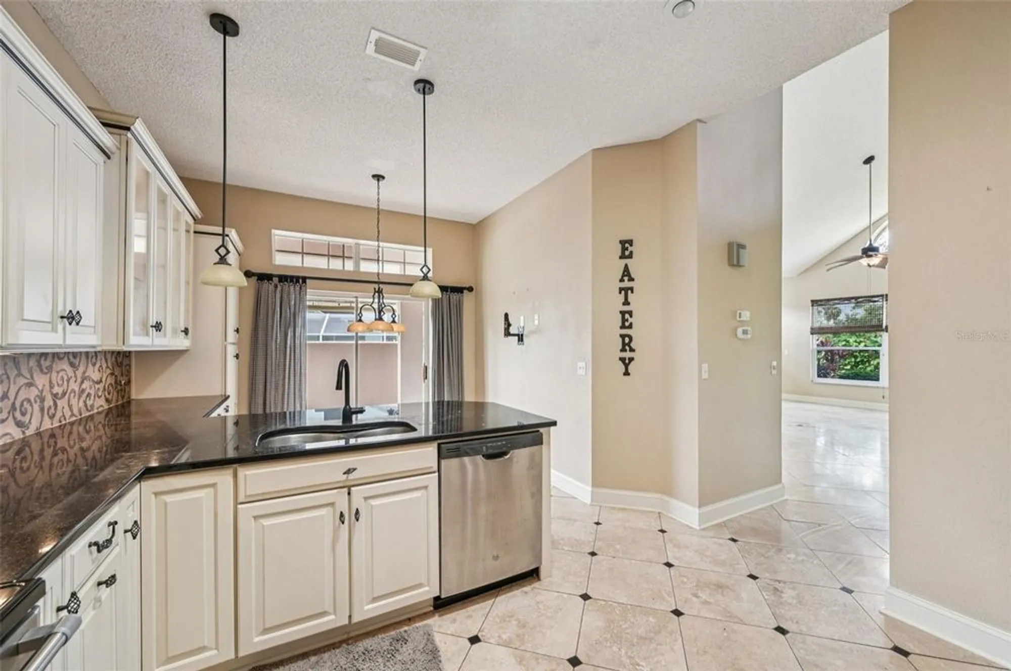 Property Slideshow image 13 of 70 | 675 masterpiece dr, Sun City Center, FL, 33573