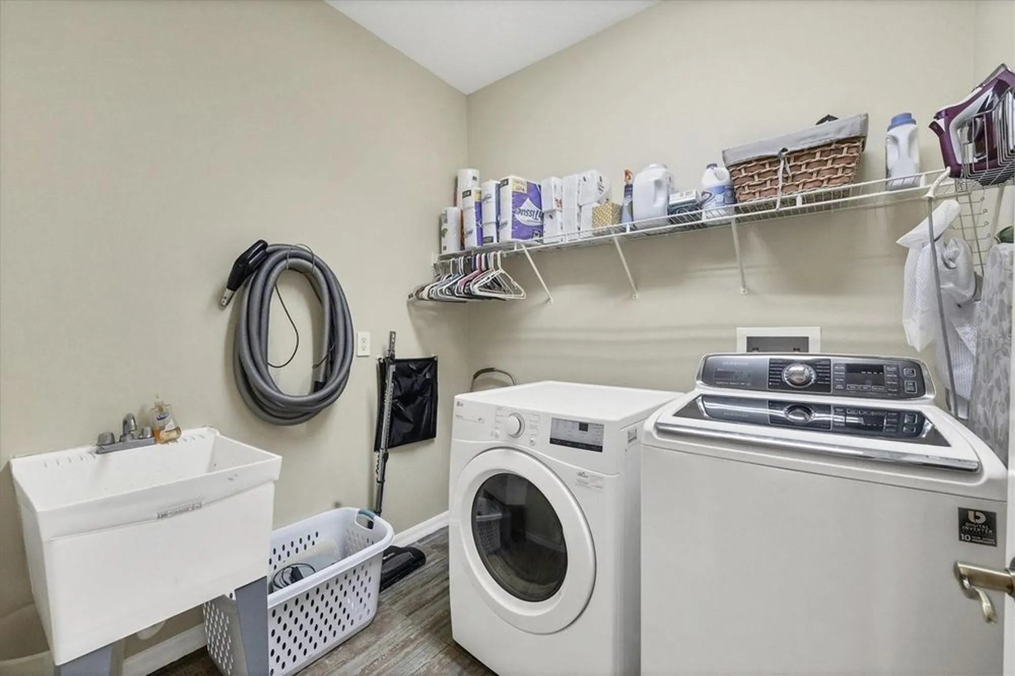 Property Slideshow image 37 of 90 | 1051 creek nine dr, North Port, FL, 34291