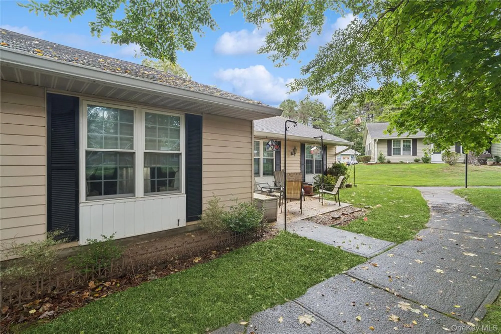 Property Slideshow image 23 of 34 | 474 darwen dr b, Ridge, NY, 11961