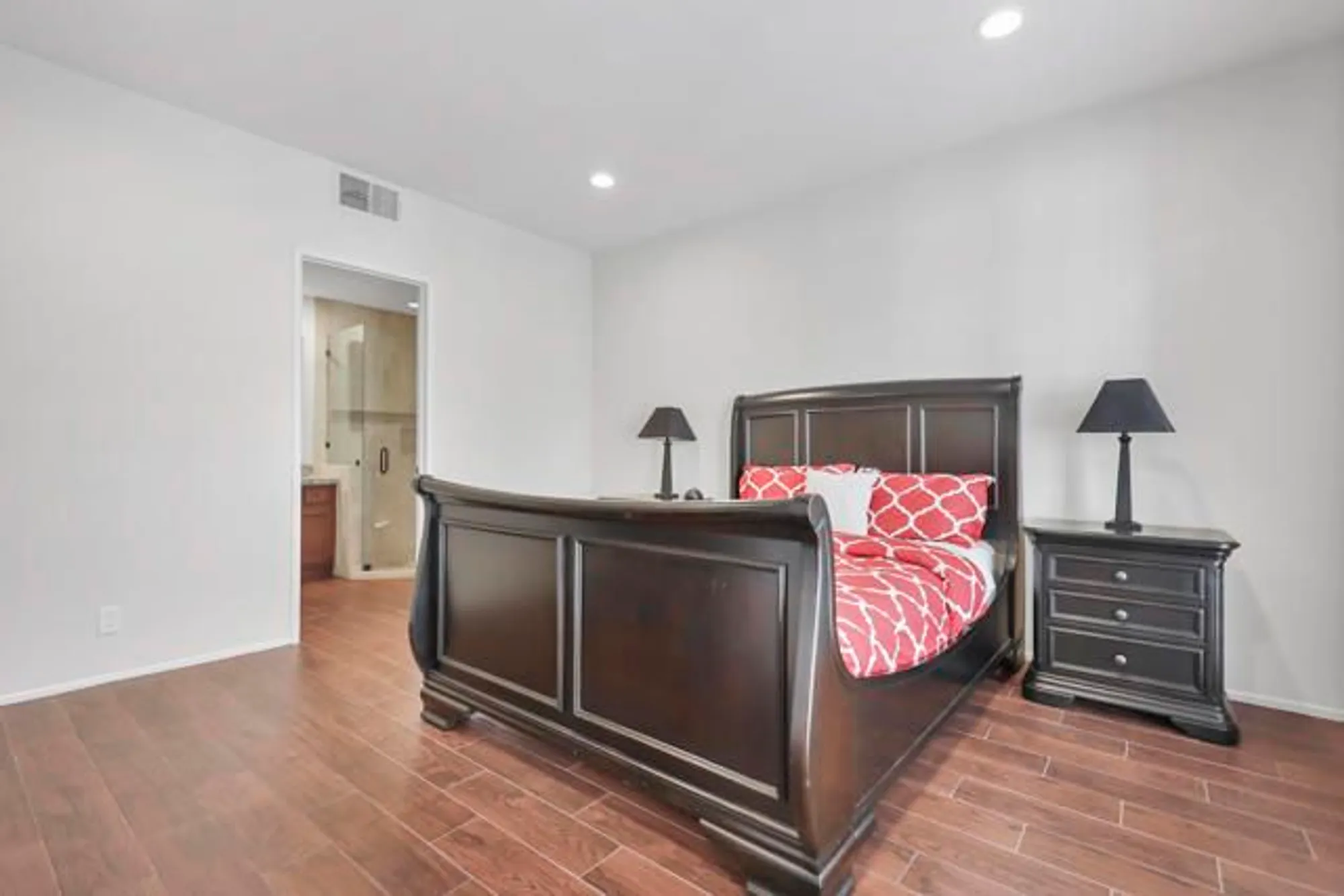 Property Slideshow image 19 of 37 | 54801 inverness way, La Quinta, CA, 92253