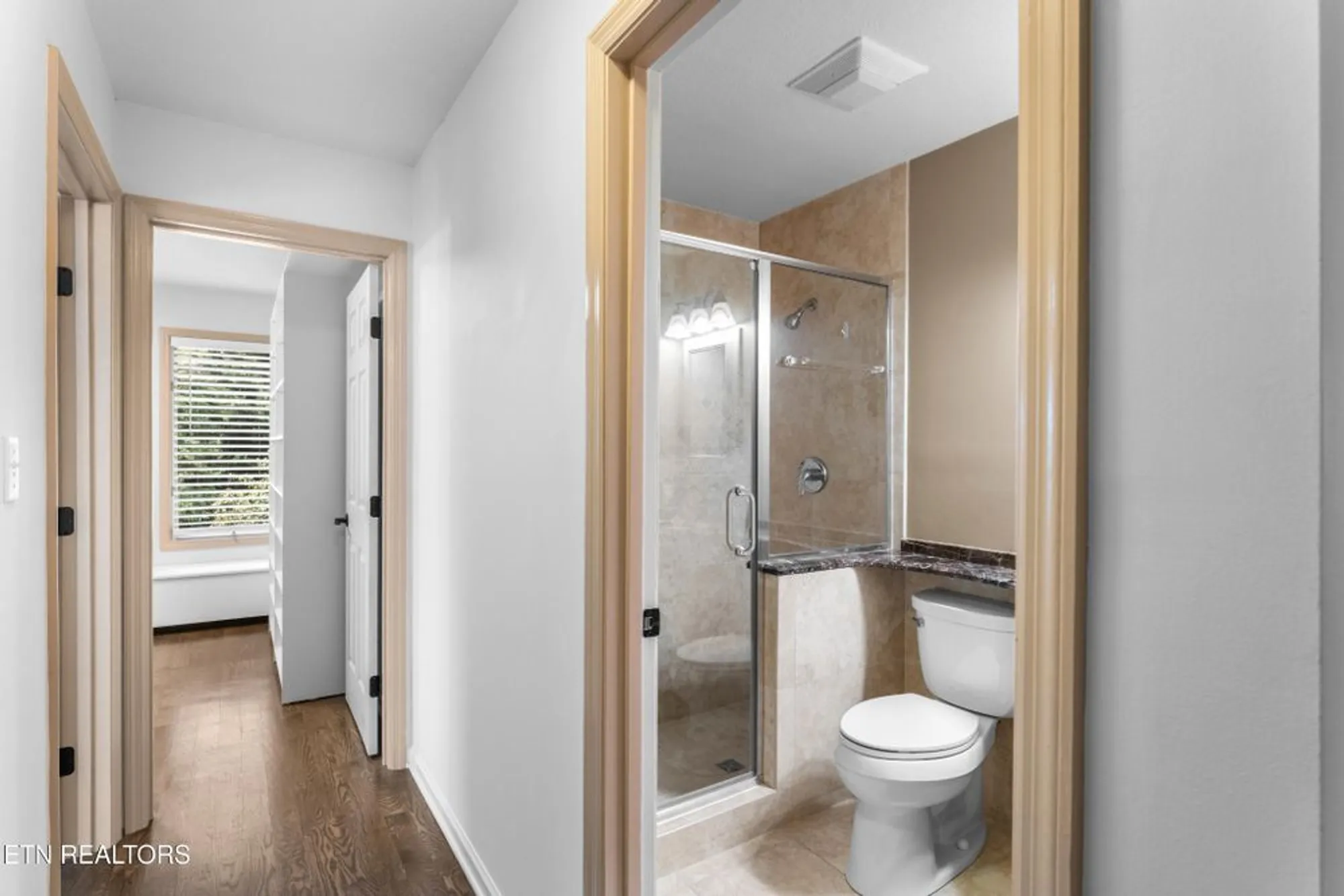 Property Slideshow image 31 of 60 | 407 tecumseh pt, Loudon, TN, 37774