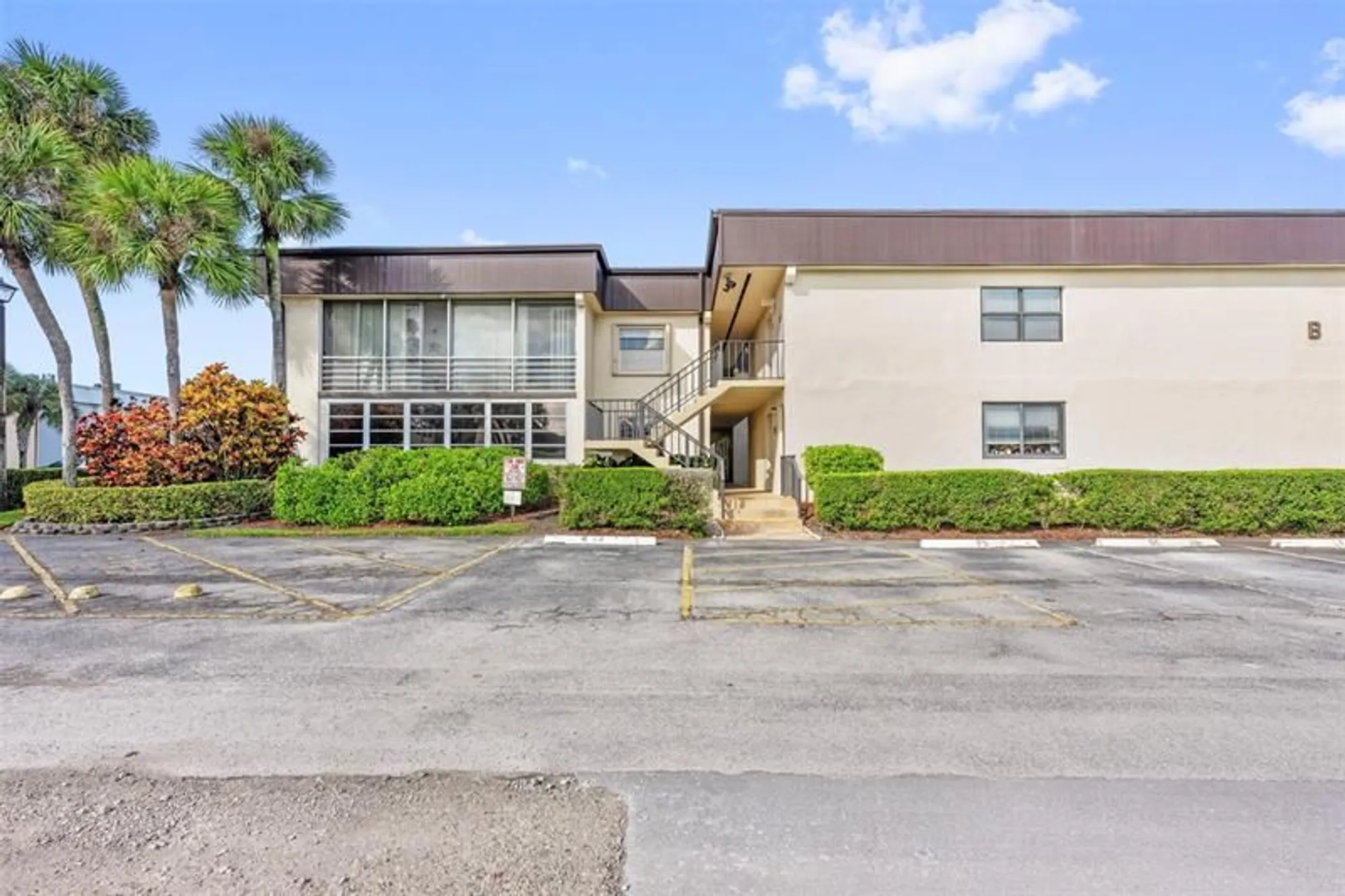 Property Slideshow image 1 of 10 | 94 capri b b, Delray Beach, FL, 33484