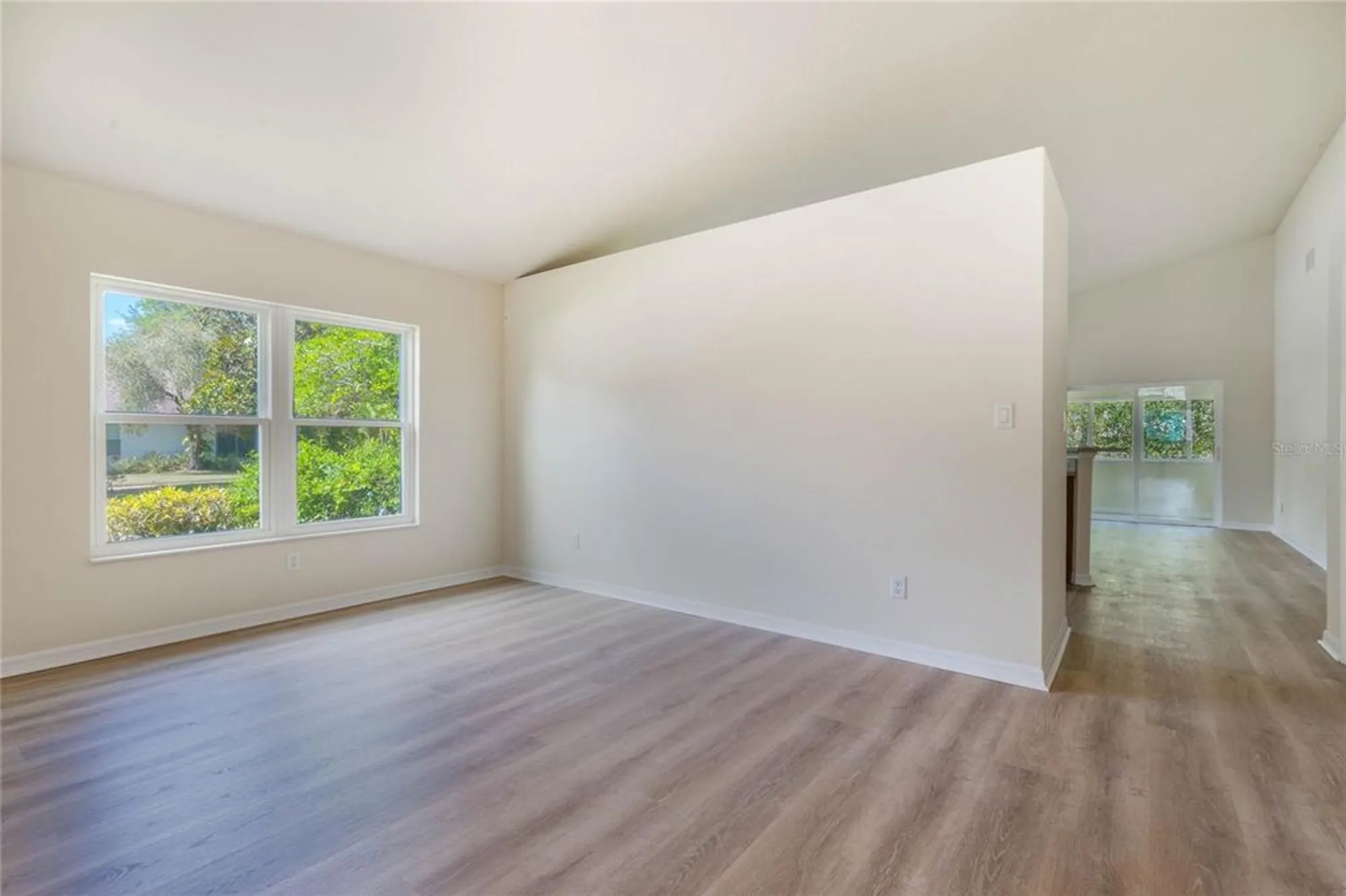 Property Slideshow image 10 of 37 | 24801 cranes roost cir, Leesburg, FL, 34748