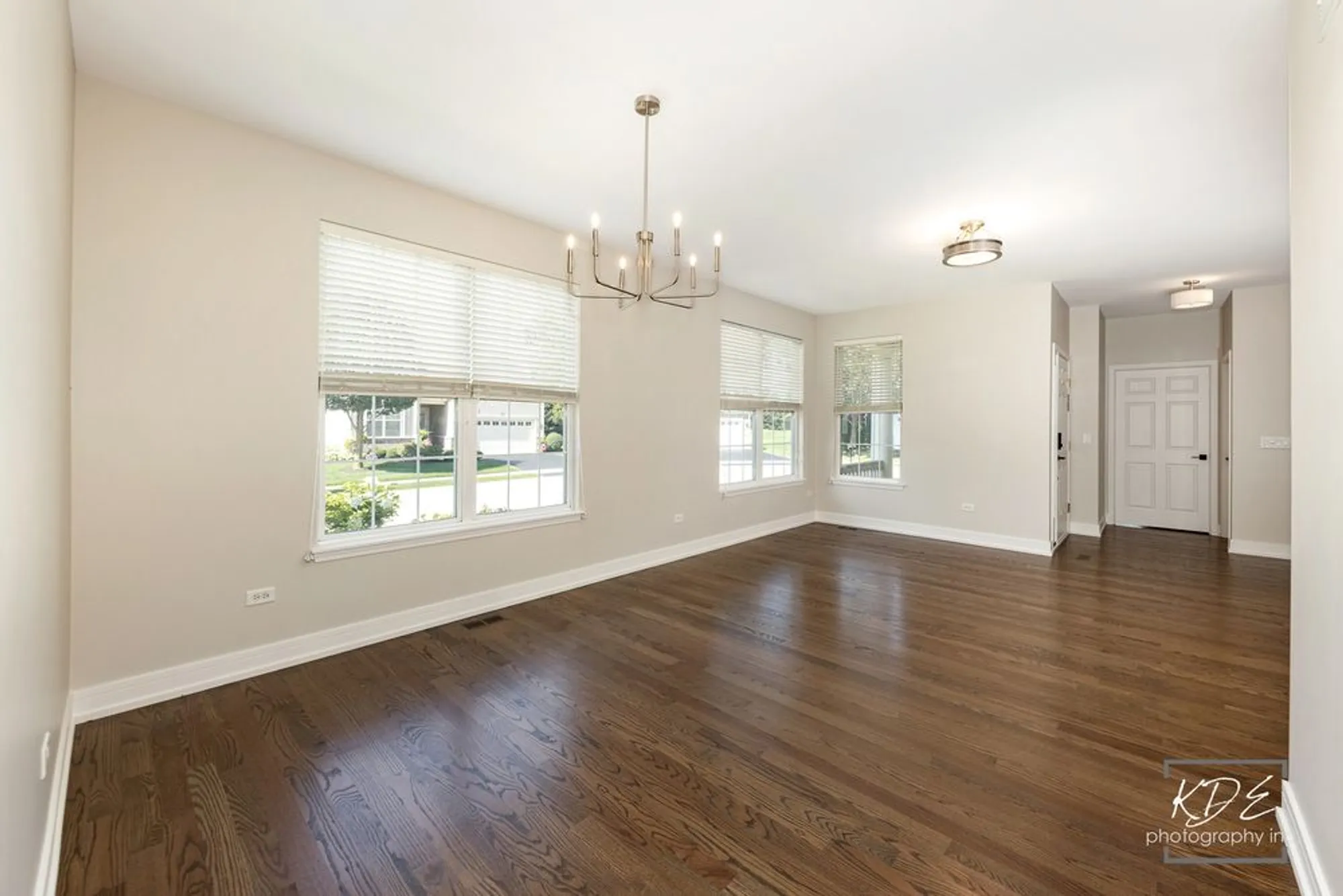 Property Slideshow image 13 of 33 | 2836 hillcrest cir, Naperville, IL, 60564