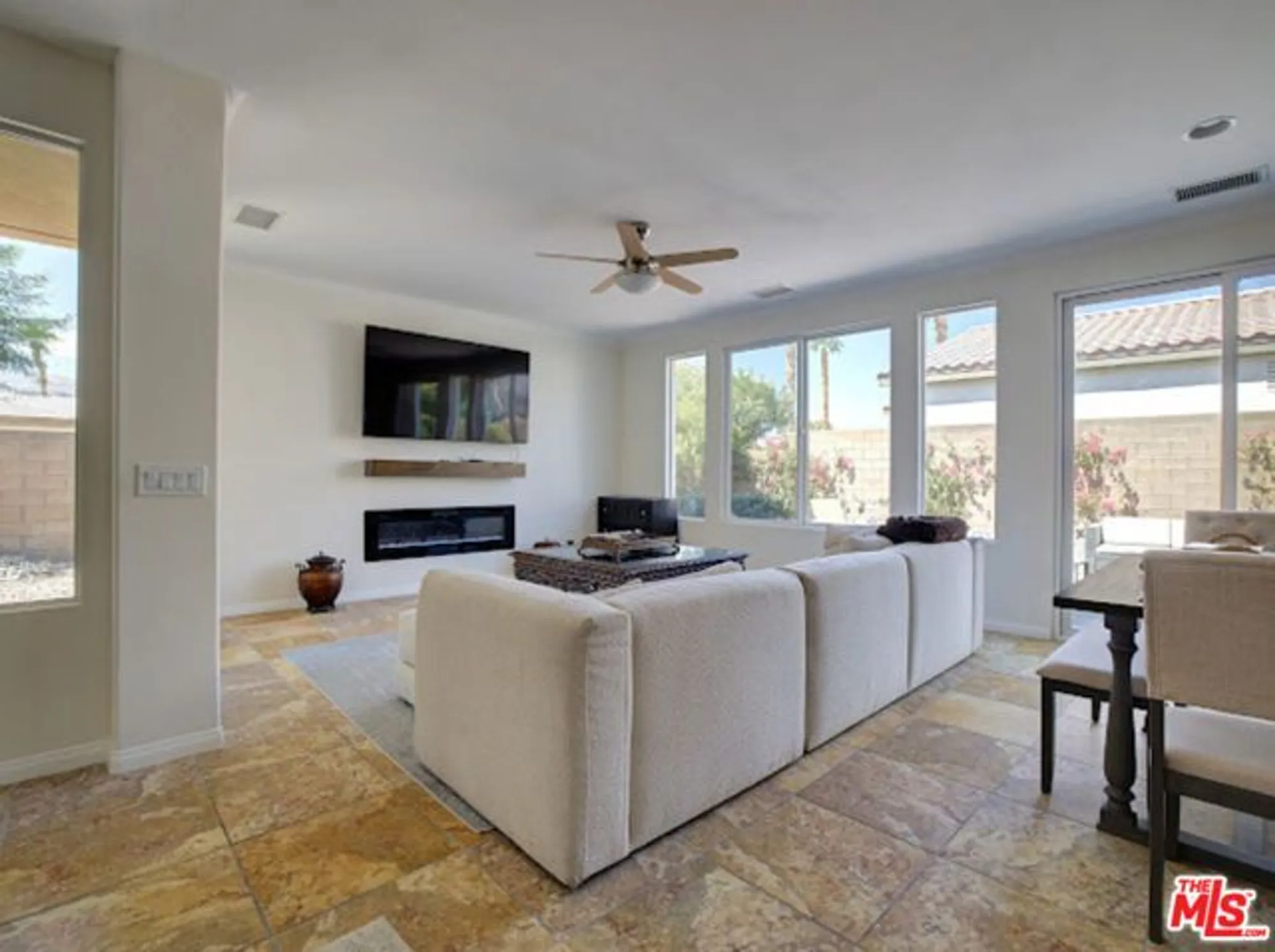 Property Slideshow image 4 of 38 | 81634 desert willow dr, La Quinta, CA, 92253