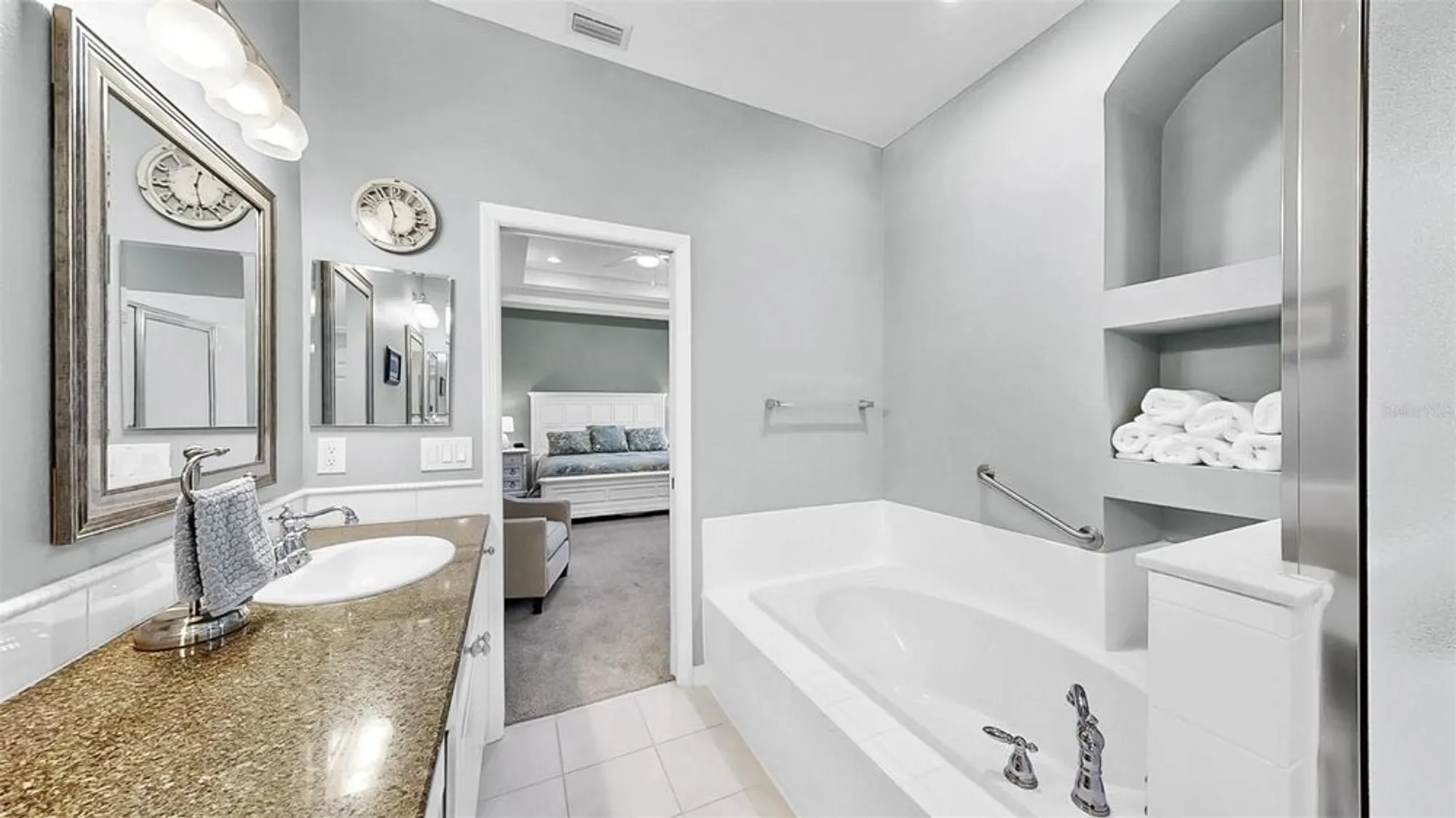 Property Slideshow image 36 of 57 | 203 oceania ct, Apollo Beach, FL, 33572