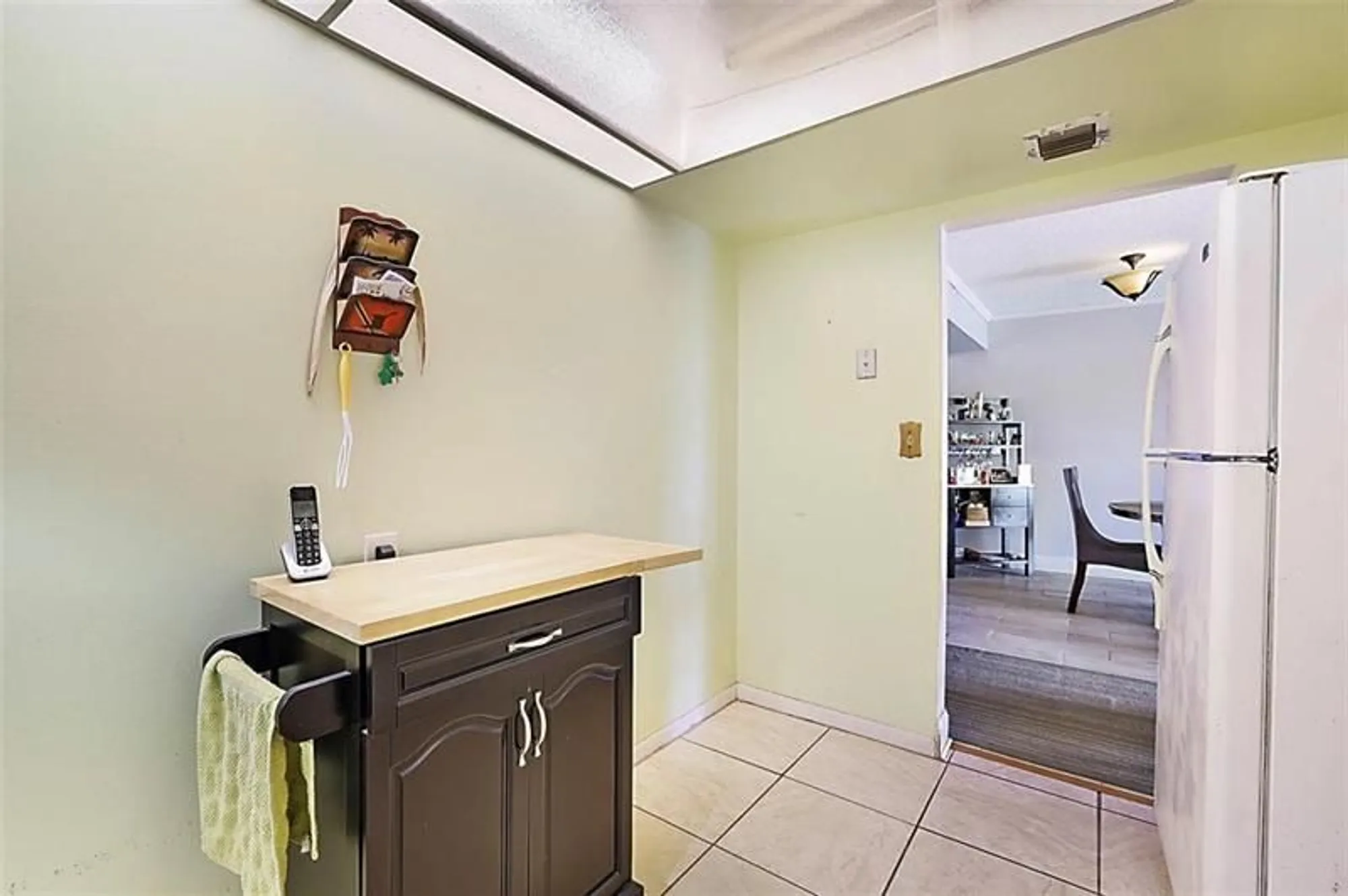 Property Slideshow image 13 of 26 | 1400 saint charles pl 616, Pembroke Pines, FL, 33026