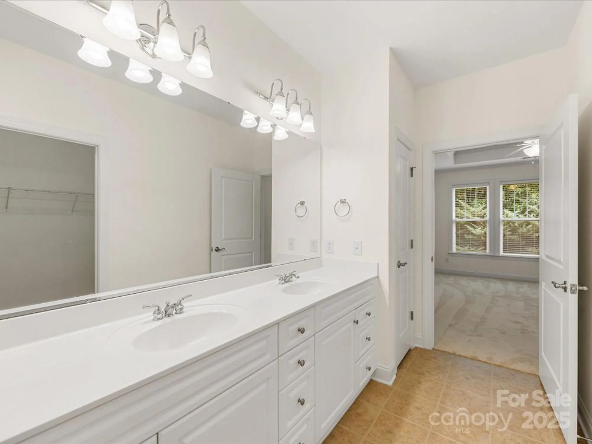 Property Slideshow image 29 of 47 | 2963 bellasera way, Matthews, NC, 28105