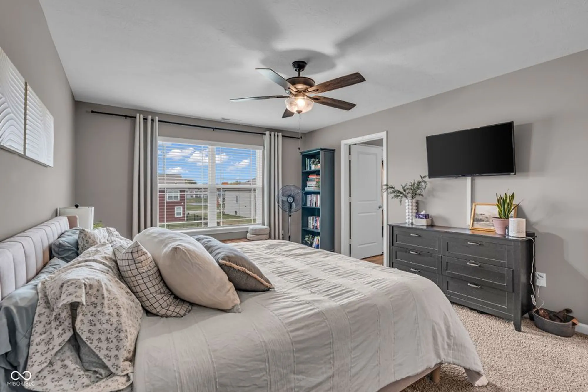 Property Slideshow image 20 of 57 | 9138 hemingway dr, Indianapolis, IN, 46239