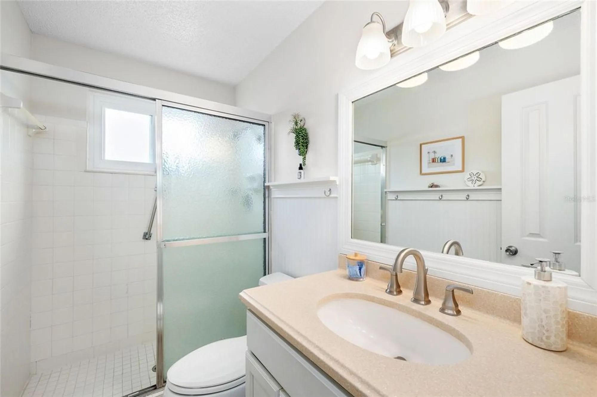 Property Slideshow image 15 of 39 | 6075 shore blvd 215, Gulfport, FL, 33707