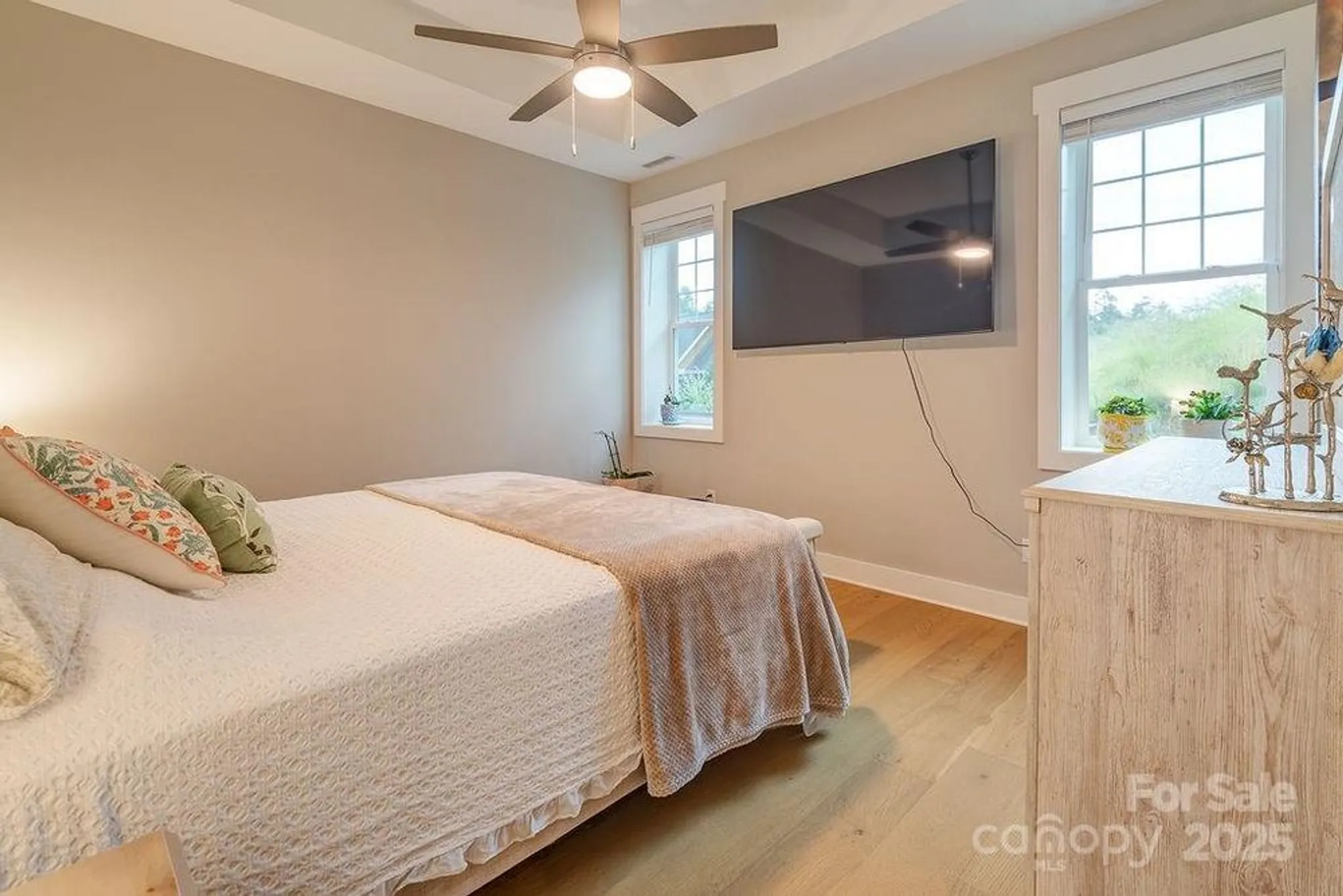 Property Slideshow image 16 of 34 | 64 creekside view dr, Asheville, NC, 28804